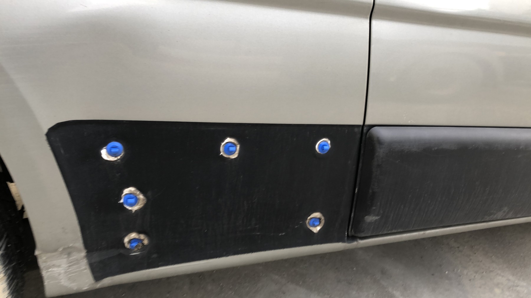Porte avant droit pour RENAULT TRAFIC 2 PHASE 2 Porte avant droit pour RENAULT TRAFIC 2 PHASE 2