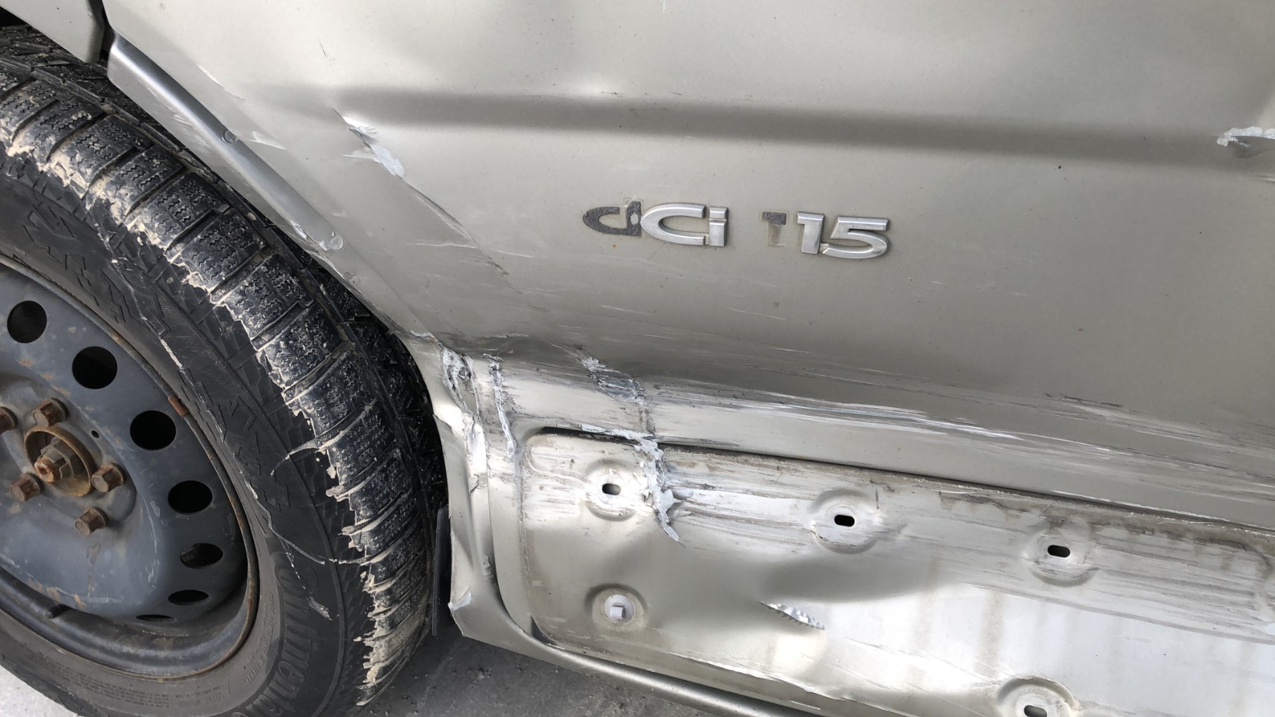 Porte avant droit pour RENAULT TRAFIC 2 PHASE 2 Porte avant droit pour RENAULT TRAFIC 2 PHASE 2