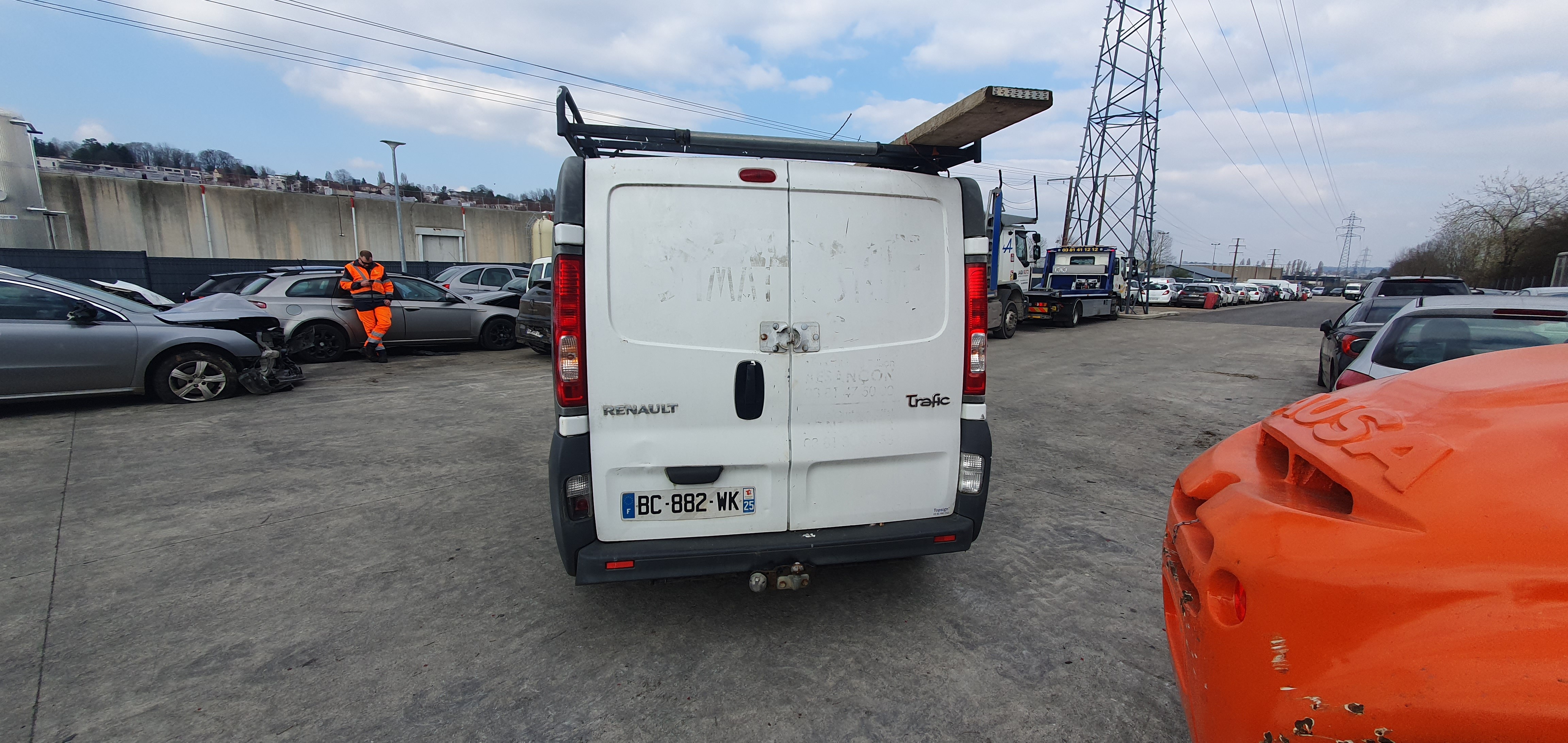 Optique avant principal droit (feux)(phare) pour RENAULT TRAFIC II PHASE 3 FOURGON Optique avant principal droit (feux)(phare) pour RENAULT TRAFIC II PHASE 3 FOURGON