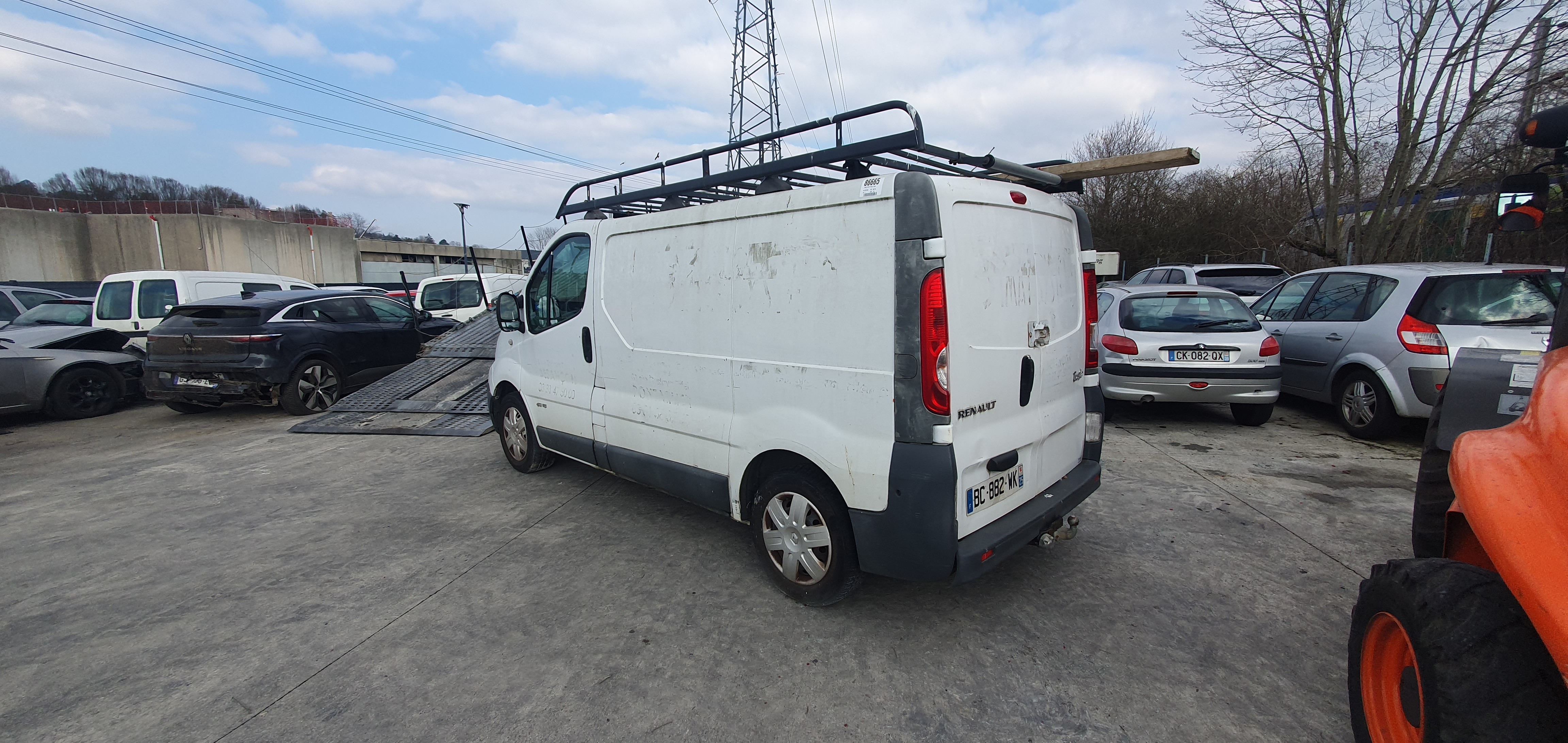 Optique avant principal droit (feux)(phare) pour RENAULT TRAFIC II PHASE 3 FOURGON Optique avant principal droit (feux)(phare) pour RENAULT TRAFIC II PHASE 3 FOURGON