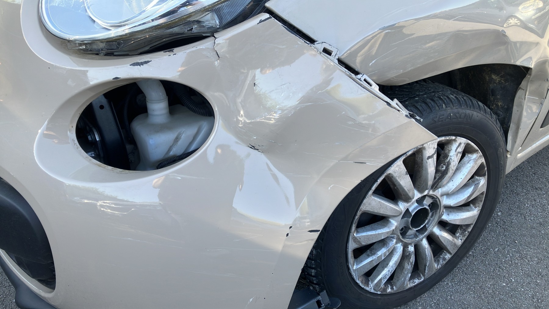Pivot de moyeu avant gauche pour FIAT 500L PHASE 2 Pivot de moyeu avant gauche pour FIAT 500L PHASE 2