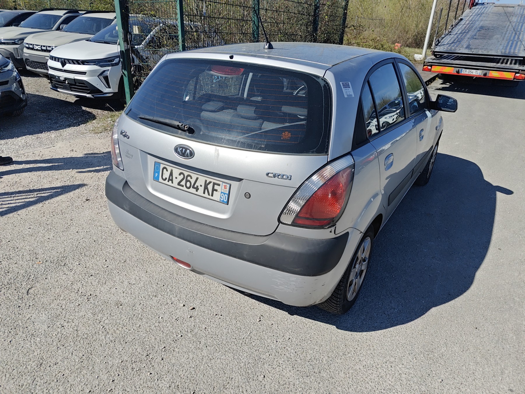 Pare boue avant gauche pour KIA RIO 2 PHASE 1 Pare boue avant gauche pour KIA RIO 2 PHASE 1