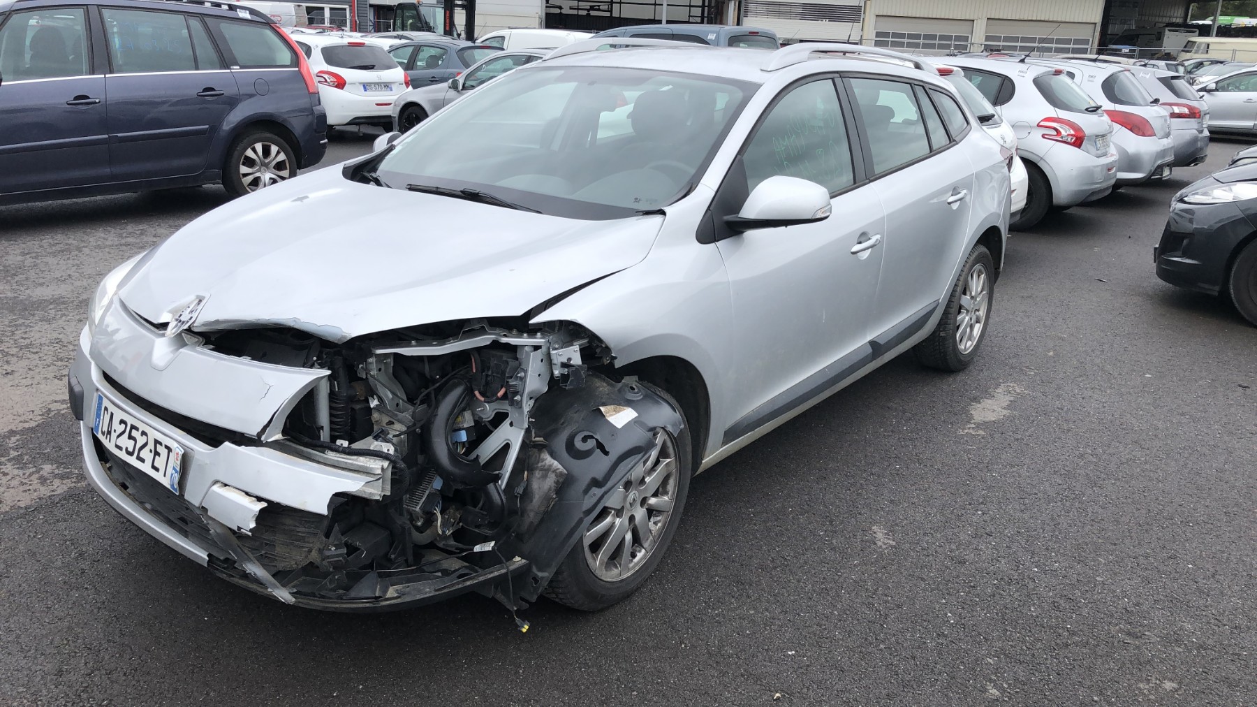 Com (Bloc Contacteur Tournant+Commodo Essuie Glace+Commodo Phare) pour RENAULT MEGANE III ESTATE PHASE 1 Com (Bloc Contacteur Tournant+Commodo Essuie Glace+Commodo Phare) pour RENAULT MEGANE III ESTATE PHASE 1