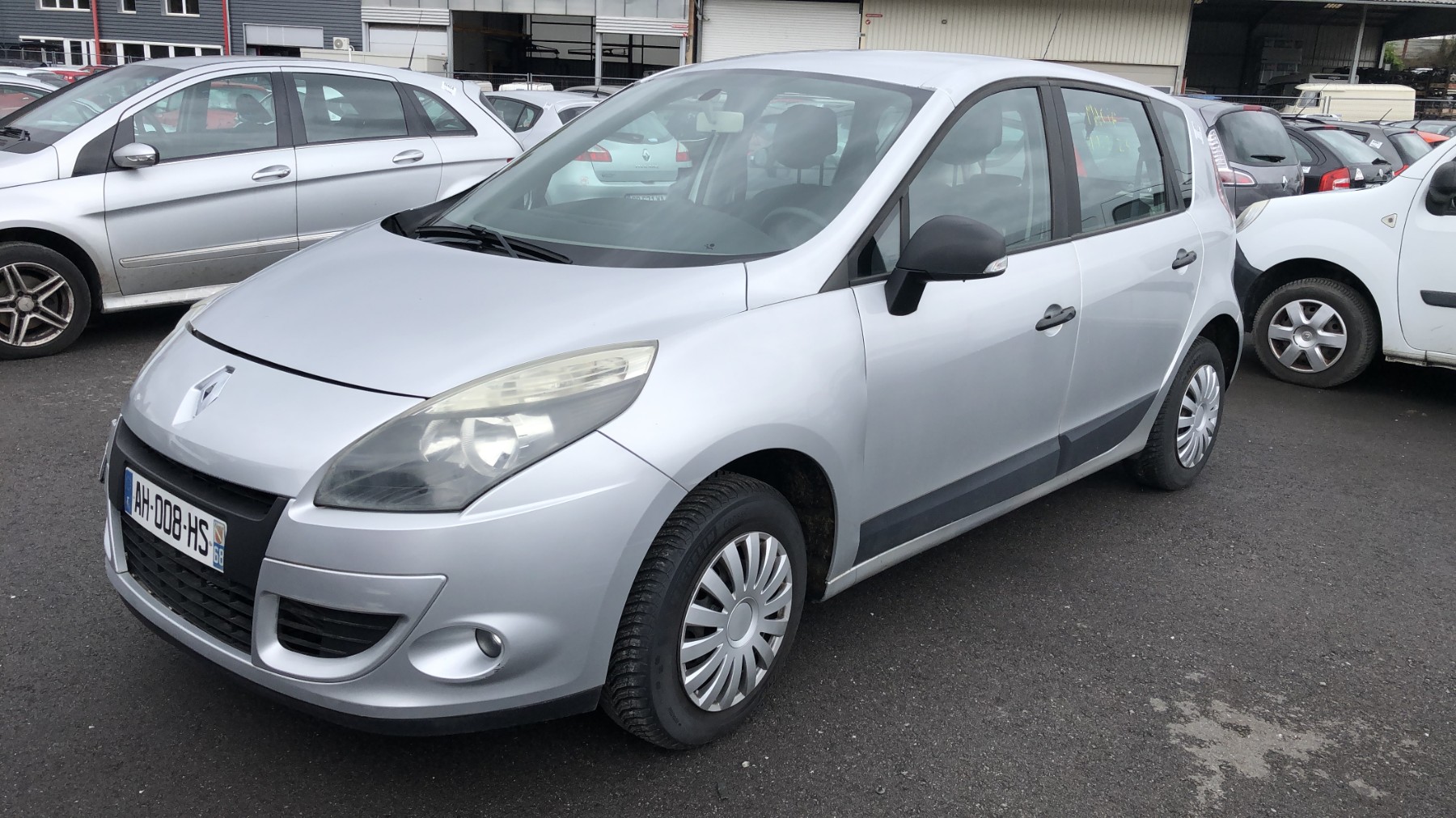 Optique avant principal gauche (feux)(phare) pour RENAULT SCENIC 3 PHASE 1 Optique avant principal gauche (feux)(phare) pour RENAULT SCENIC 3 PHASE 1