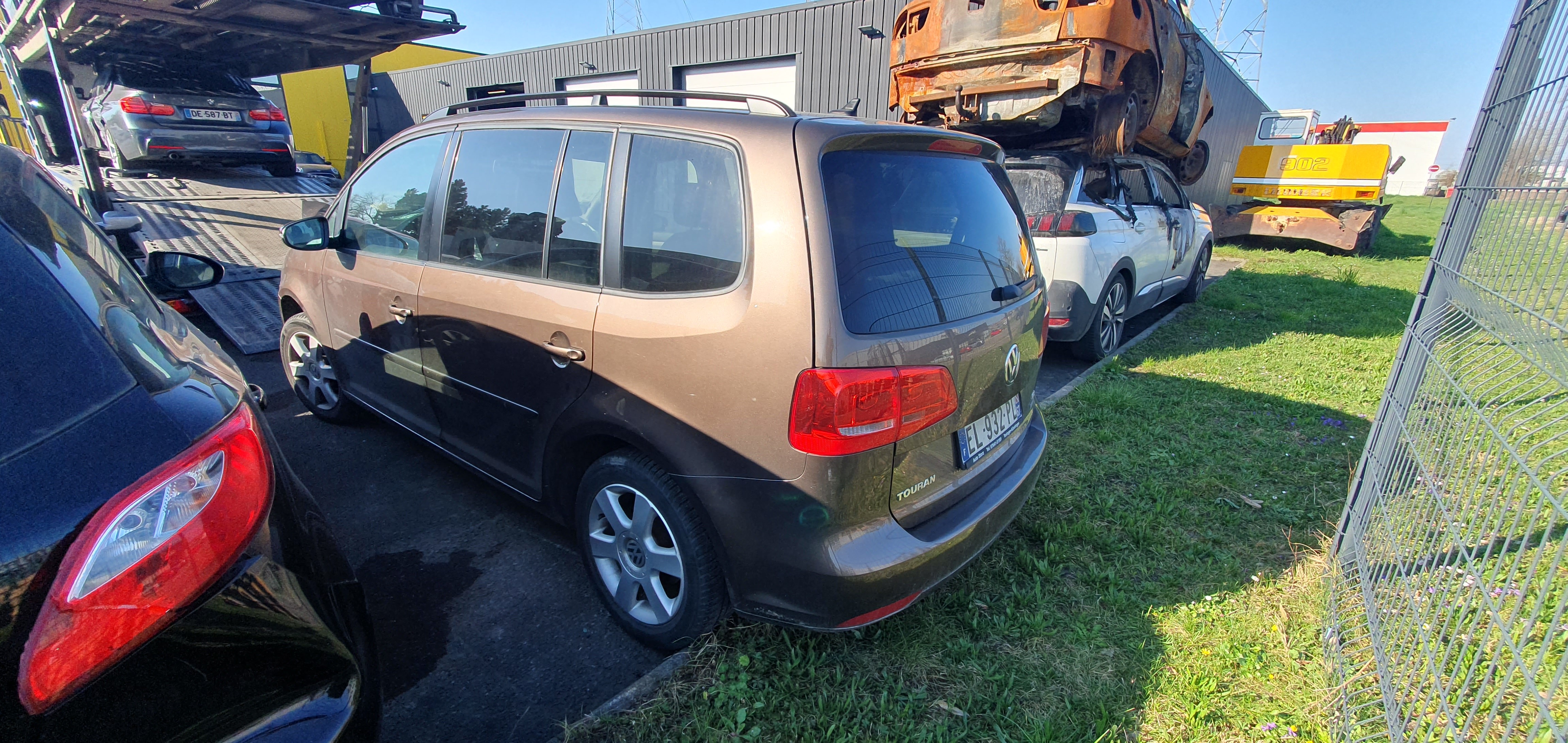 Volant pour VOLKSWAGEN TOURAN 2 Volant pour VOLKSWAGEN TOURAN 2