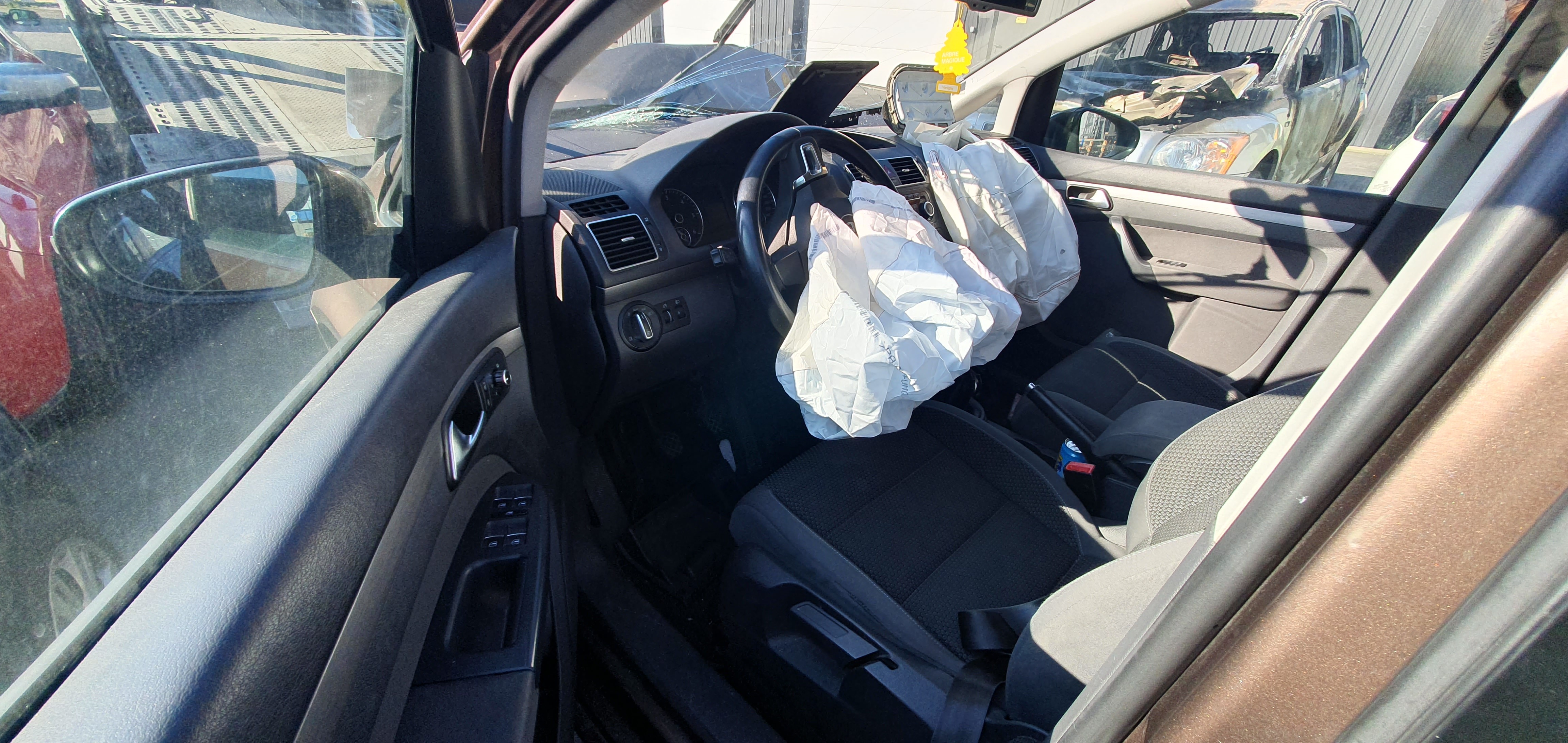 Volant pour VOLKSWAGEN TOURAN 2 Volant pour VOLKSWAGEN TOURAN 2