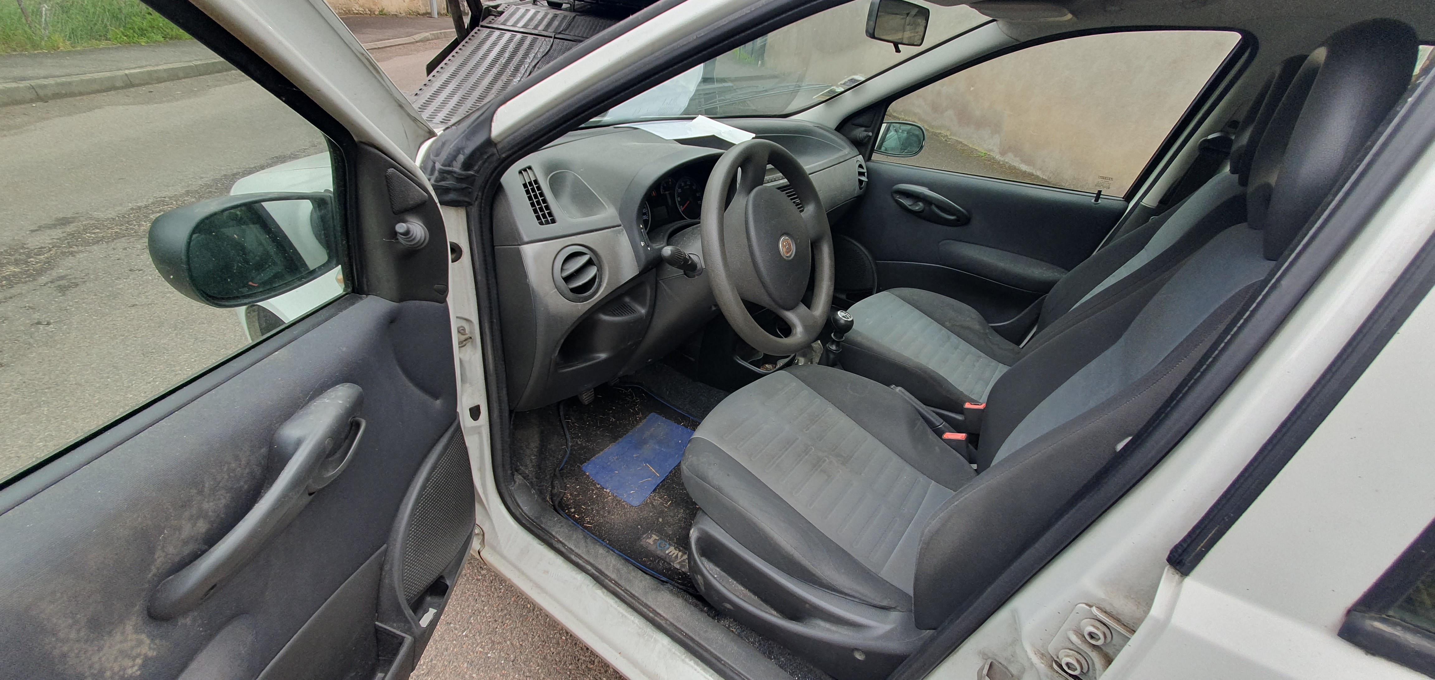 Retroviseur gauche pour FIAT PUNTO 2 PHASE 2 Retroviseur gauche pour FIAT PUNTO 2 PHASE 2