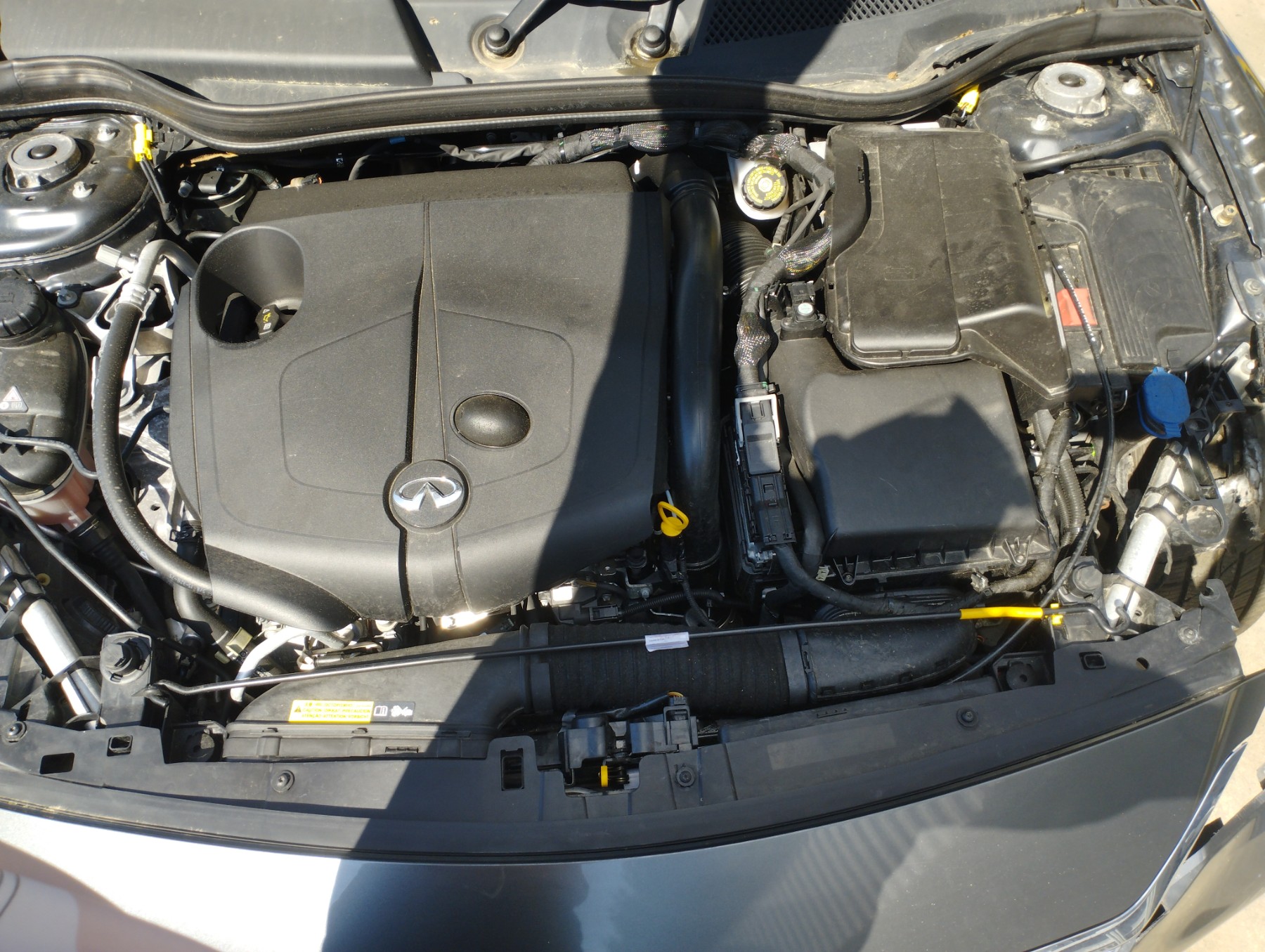 Facade autoradio pour INFINITI Q30 Facade autoradio pour INFINITI Q30