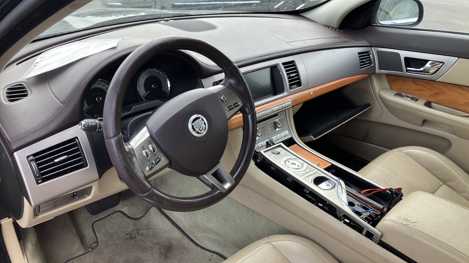 Aile avant droit pour JAGUAR XF 1 PHASE 1 Aile avant droit pour JAGUAR XF 1 PHASE 1