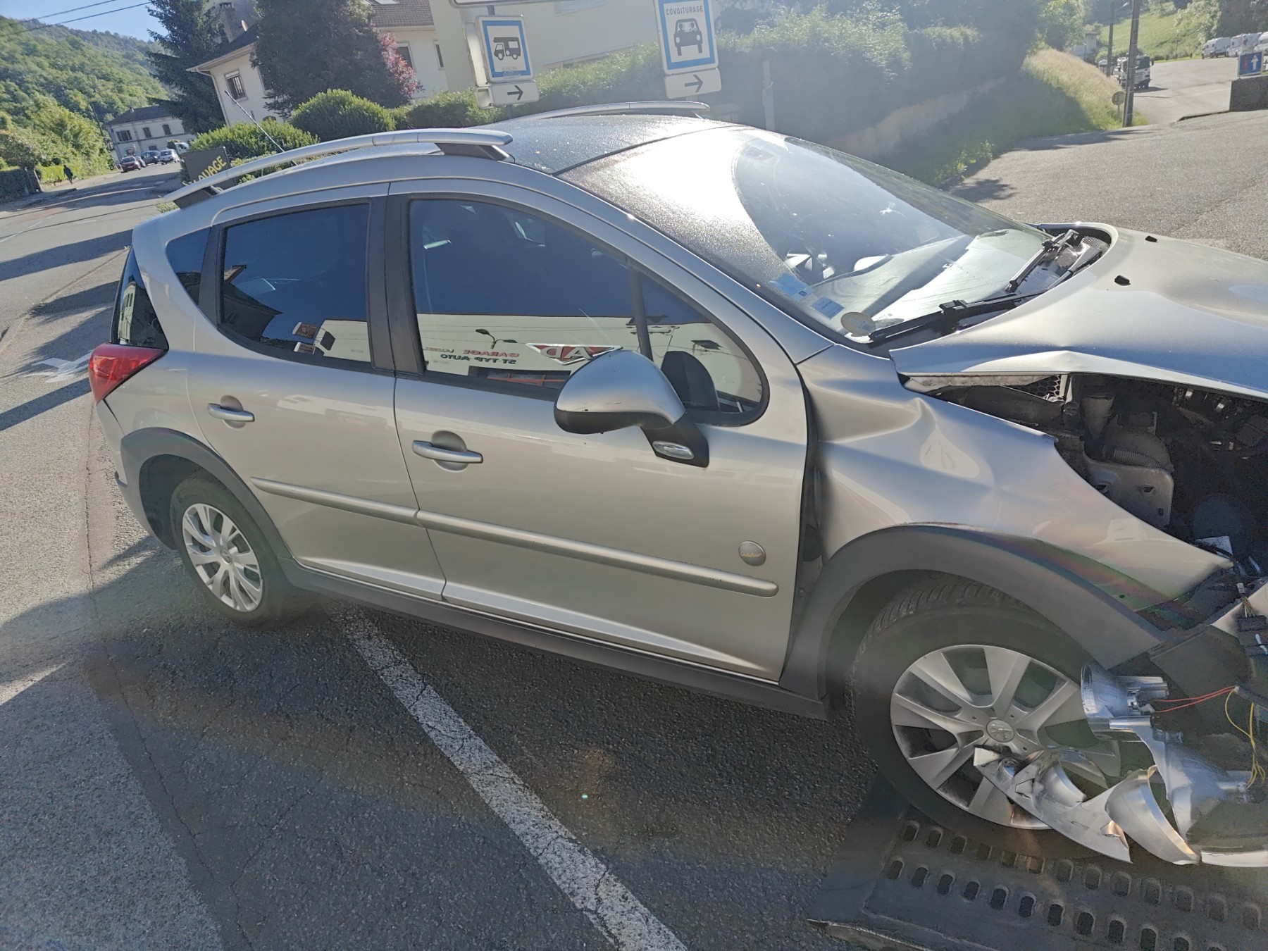 Extension d'aile arriere gauche pour PEUGEOT 207 PHASE 1 BREAK Extension d'aile arriere gauche pour PEUGEOT 207 PHASE 1 BREAK