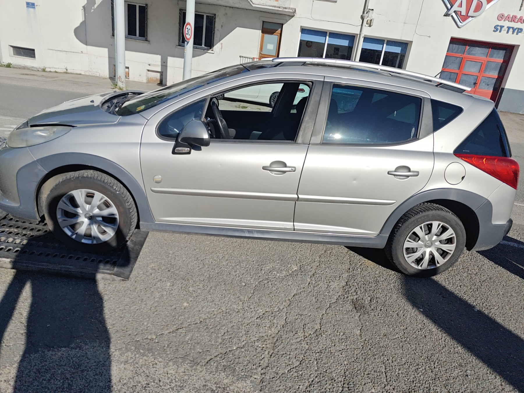 Extension d'aile arriere gauche pour PEUGEOT 207 PHASE 1 BREAK Extension d'aile arriere gauche pour PEUGEOT 207 PHASE 1 BREAK