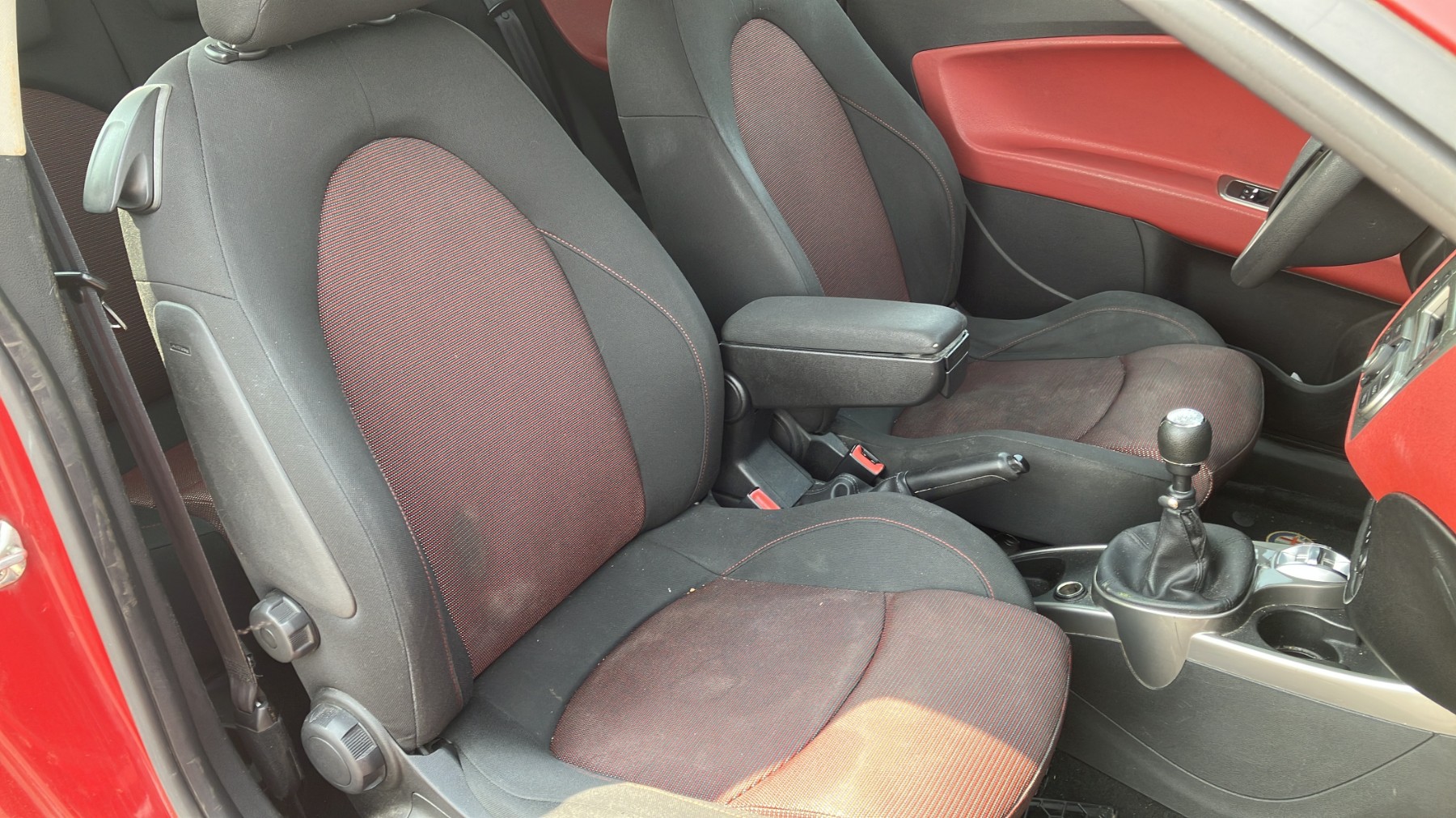 Appui tete avant pour ALFA ROMEO MITO PHASE 1 Appui tete avant pour ALFA ROMEO MITO PHASE 1