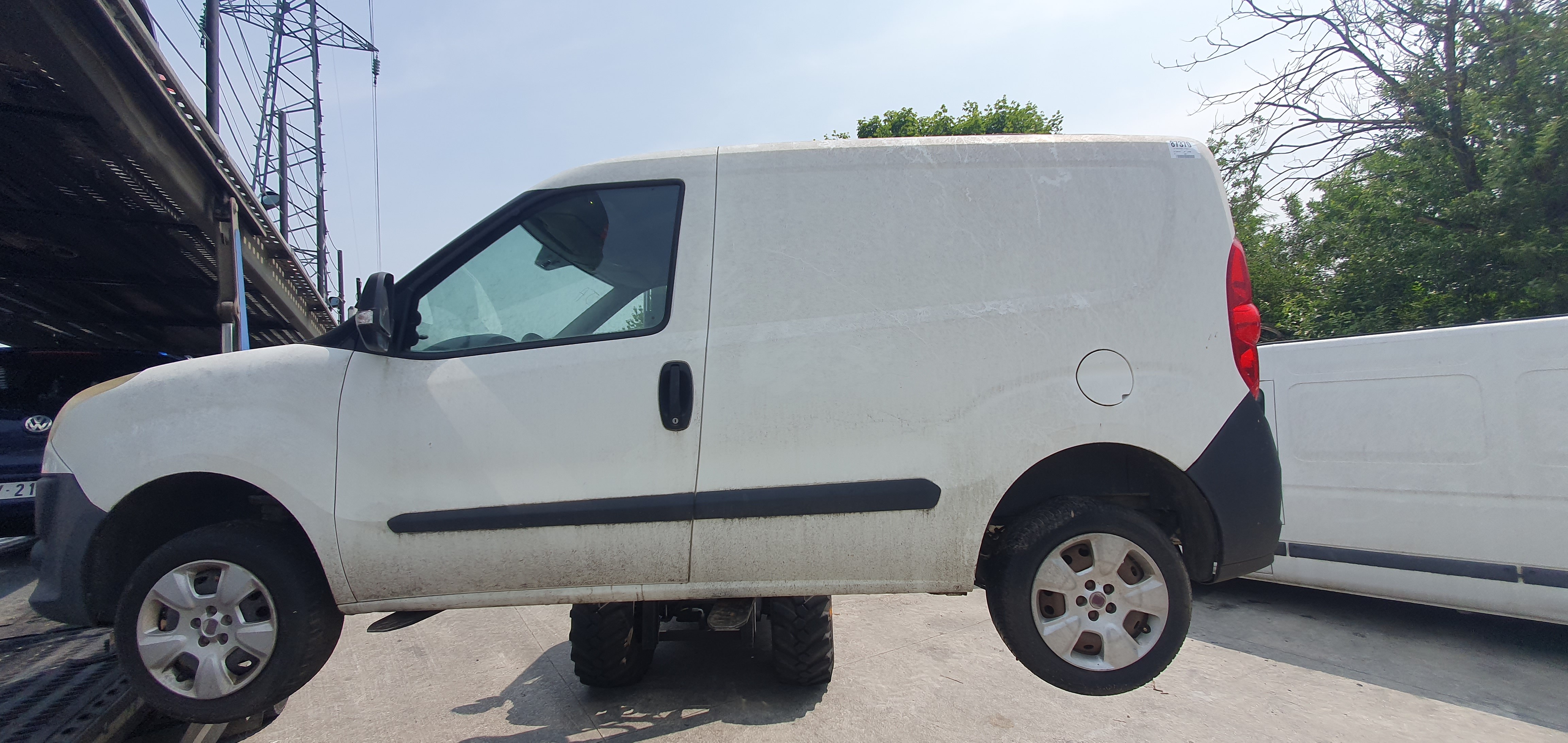 Leve vitre electrique avant gauche pour FIAT DOBLO 2 PHASE 1 Leve vitre electrique avant gauche pour FIAT DOBLO 2 PHASE 1
