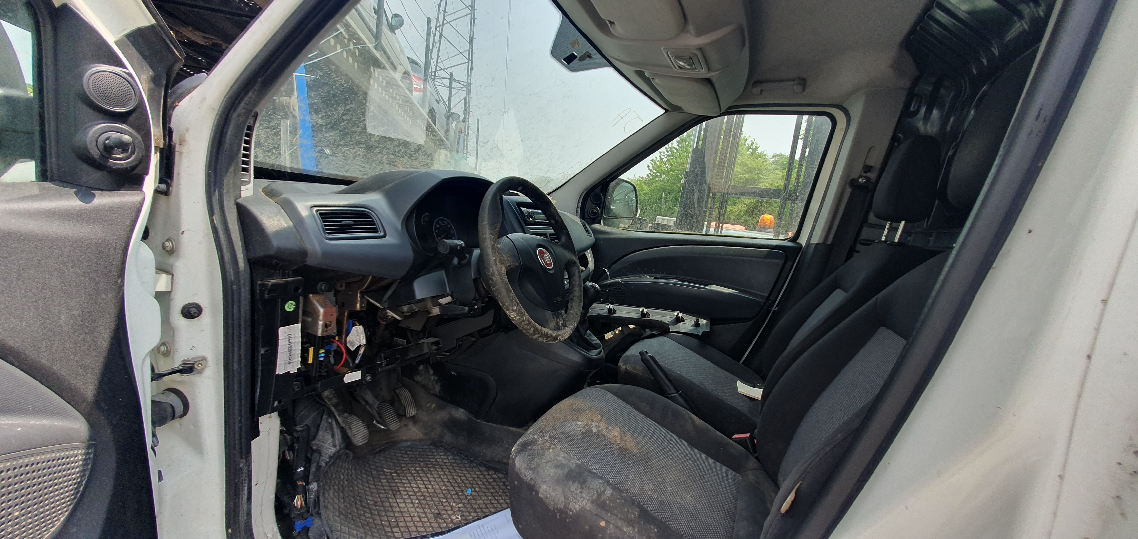 Leve vitre electrique avant gauche pour FIAT DOBLO 2 PHASE 1 Leve vitre electrique avant gauche pour FIAT DOBLO 2 PHASE 1