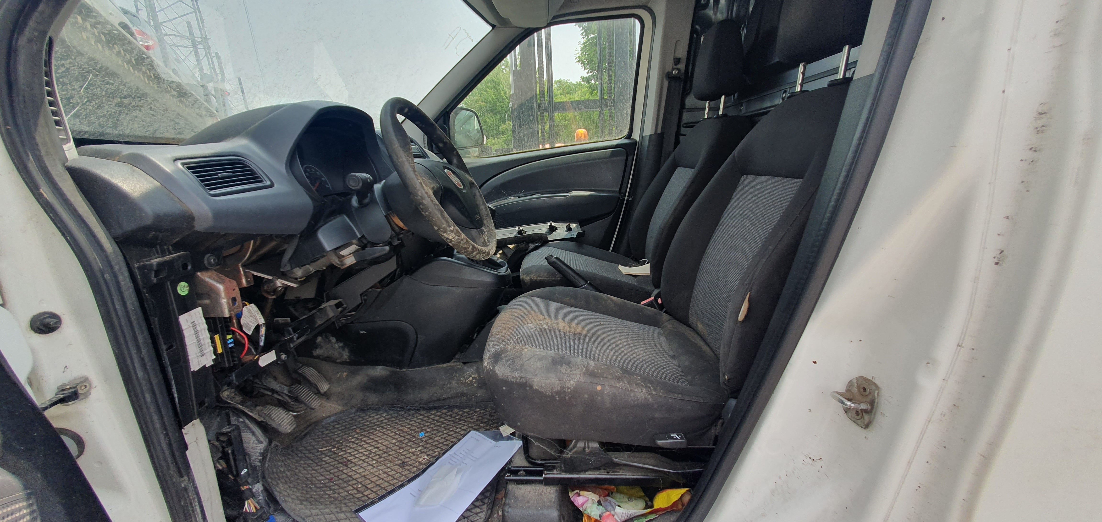 Leve vitre electrique avant gauche pour FIAT DOBLO 2 PHASE 1 Leve vitre electrique avant gauche pour FIAT DOBLO 2 PHASE 1