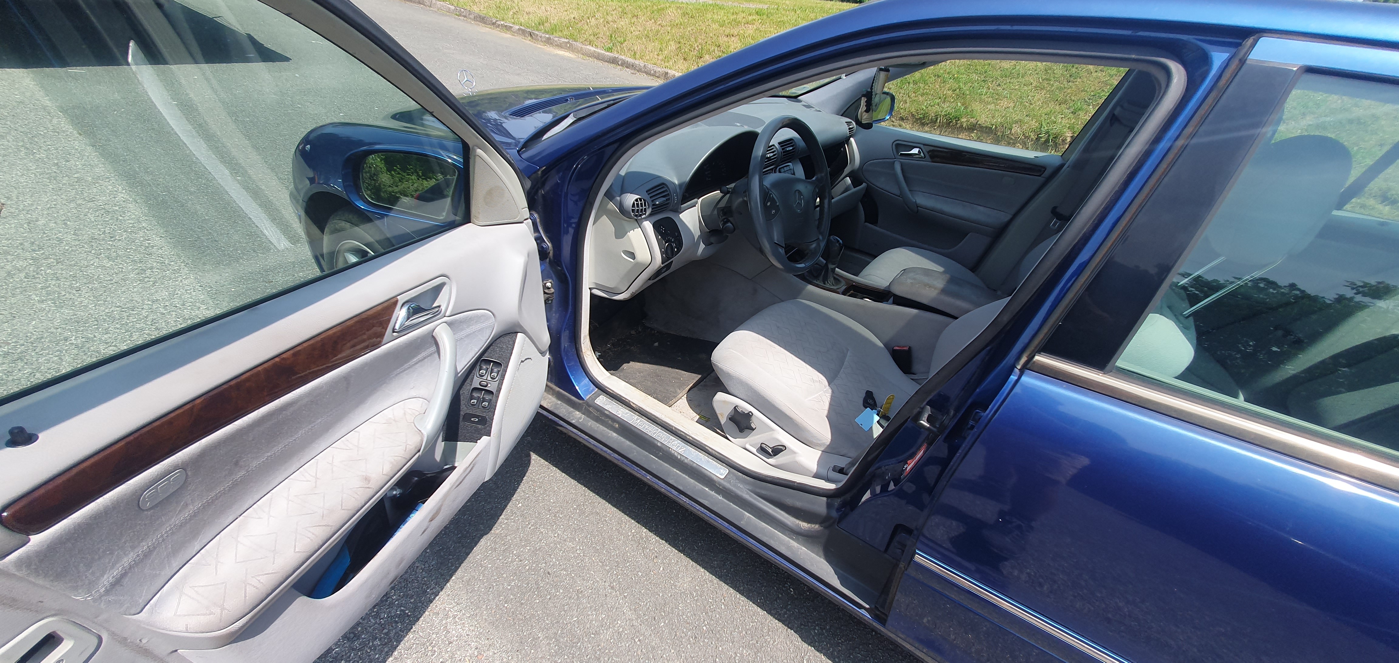 Feu arriere principal droit (feux) pour MERCEDES CLASSE C 203 PHASE 1 Feu arriere principal droit (feux) pour MERCEDES CLASSE C 203 PHASE 1