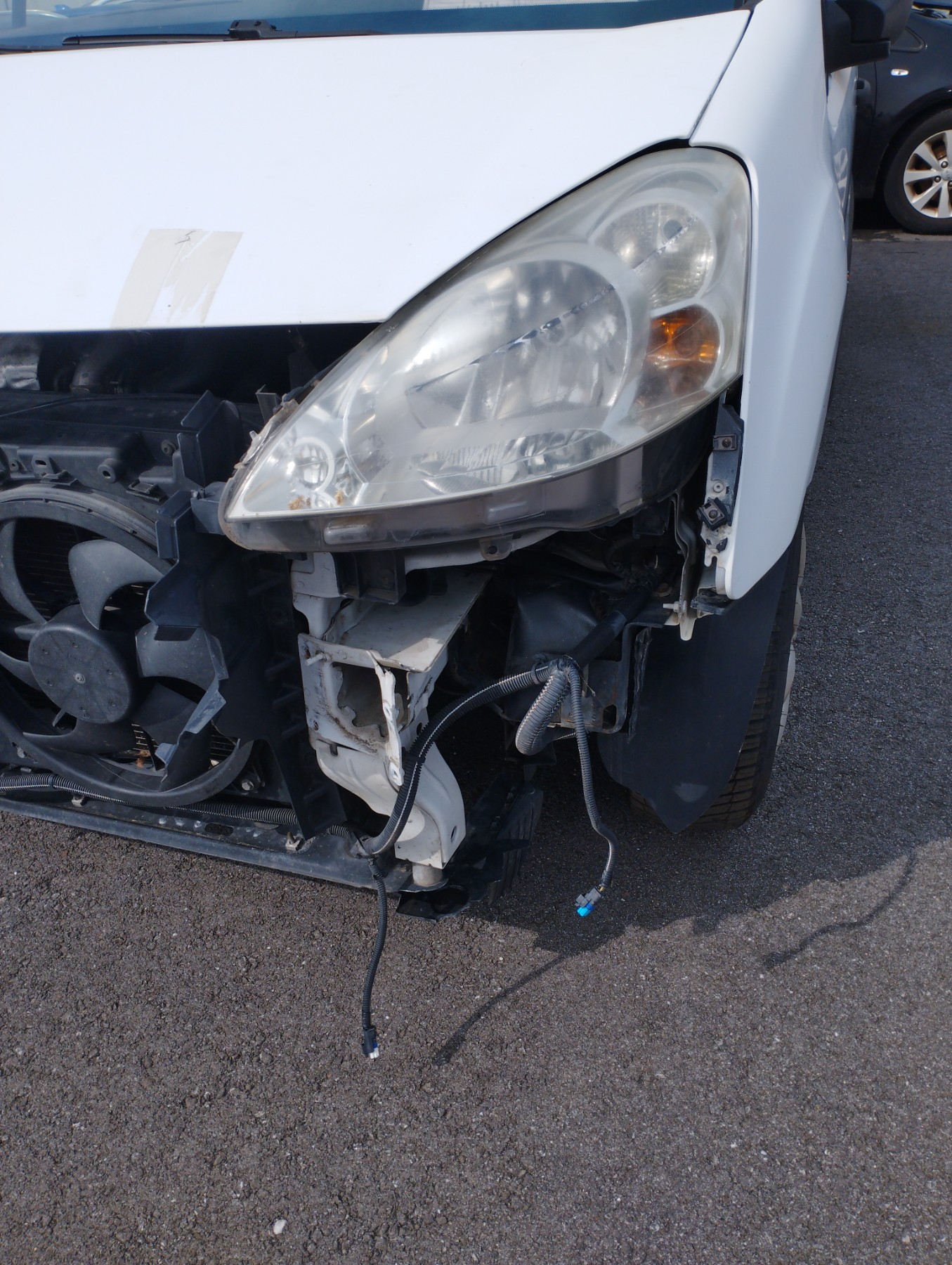 Porte avant droit pour PEUGEOT PARTNER 2 PHASE 1 Porte avant droit pour PEUGEOT PARTNER 2 PHASE 1