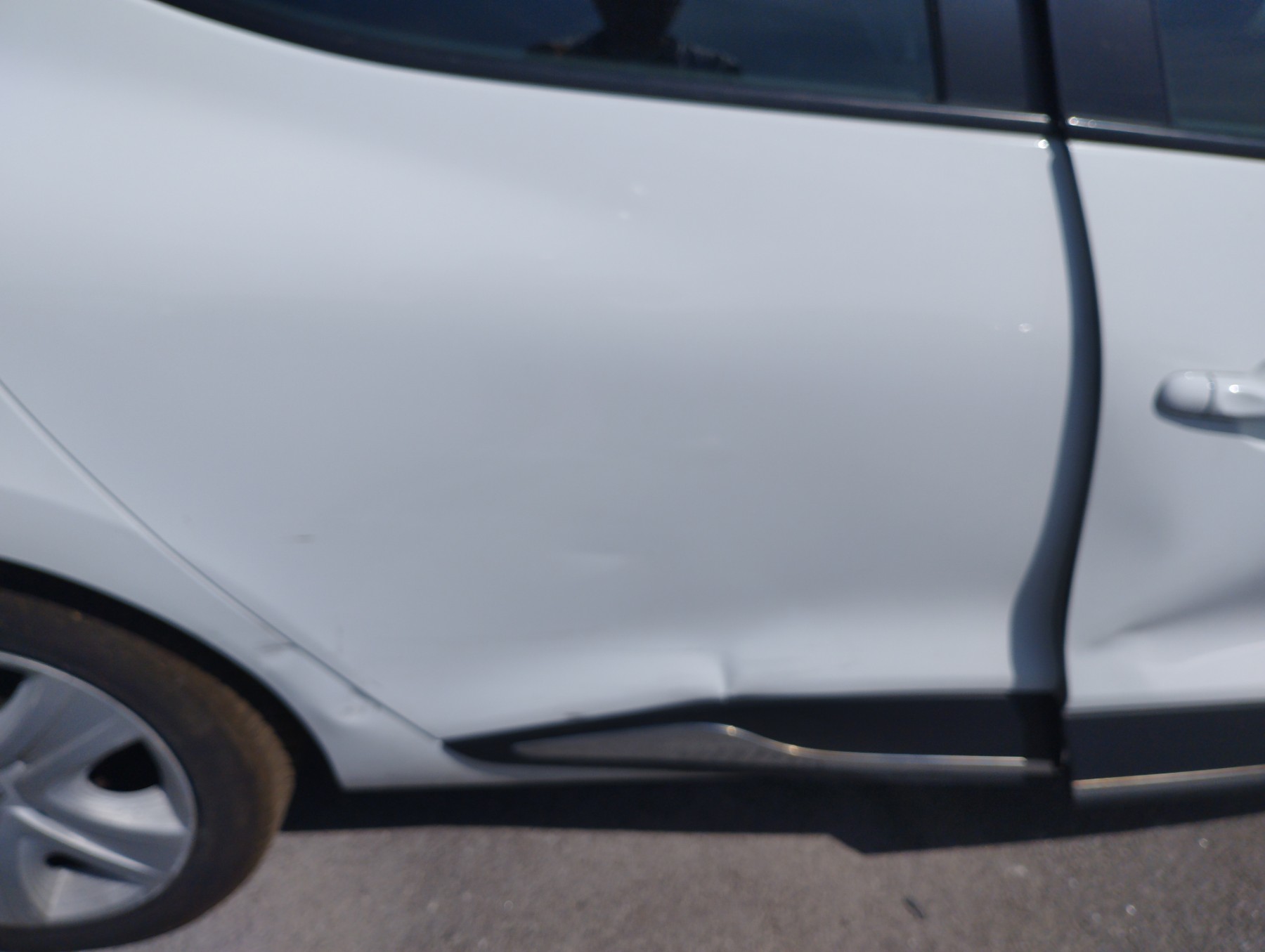 Platine feu arriere droit pour RENAULT CLIO 4 PHASE 1 Platine feu arriere droit pour RENAULT CLIO 4 PHASE 1