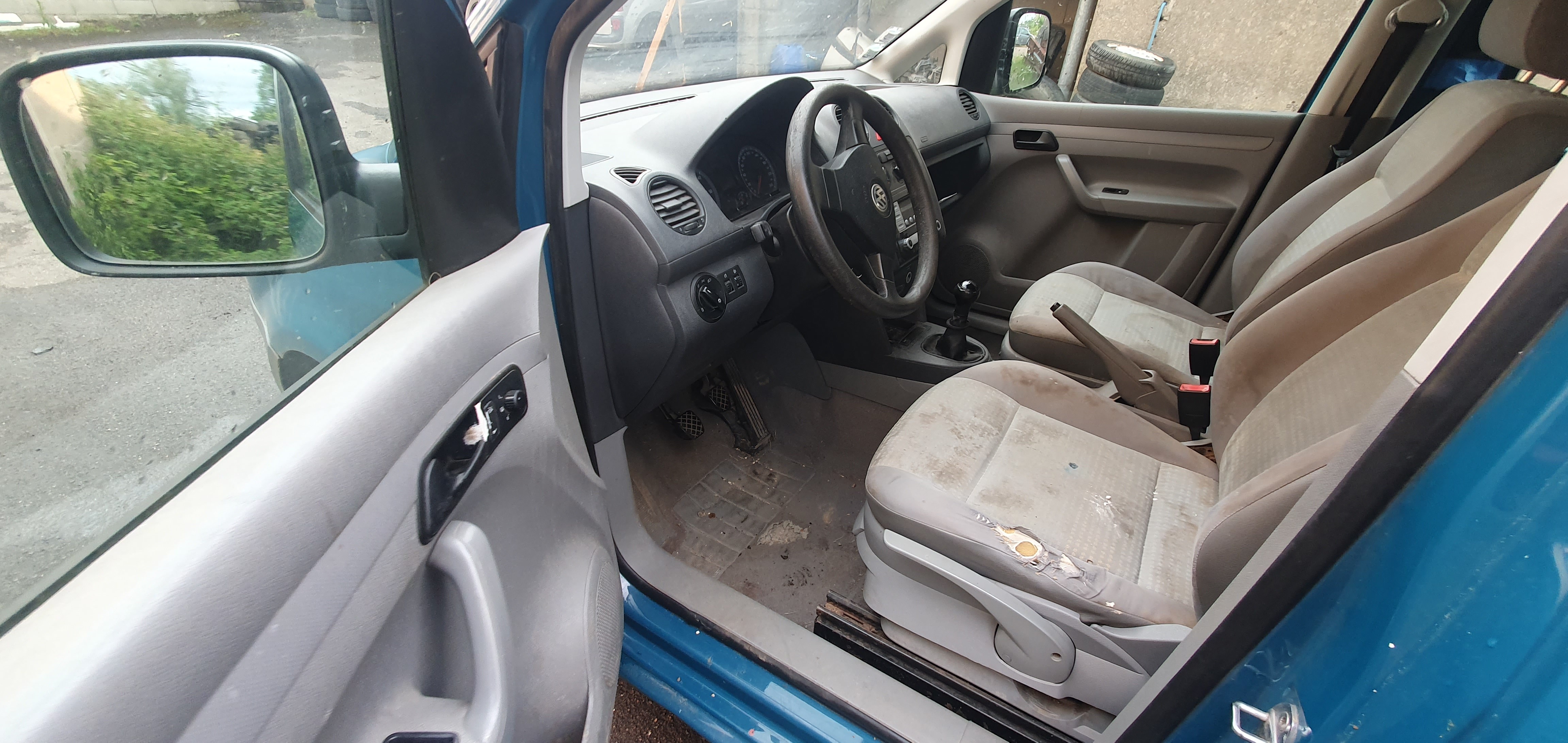 Feu arriere principal gauche (feux) pour VOLKSWAGEN CADDY 3 PHASE 1 Feu arriere principal gauche (feux) pour VOLKSWAGEN CADDY 3 PHASE 1