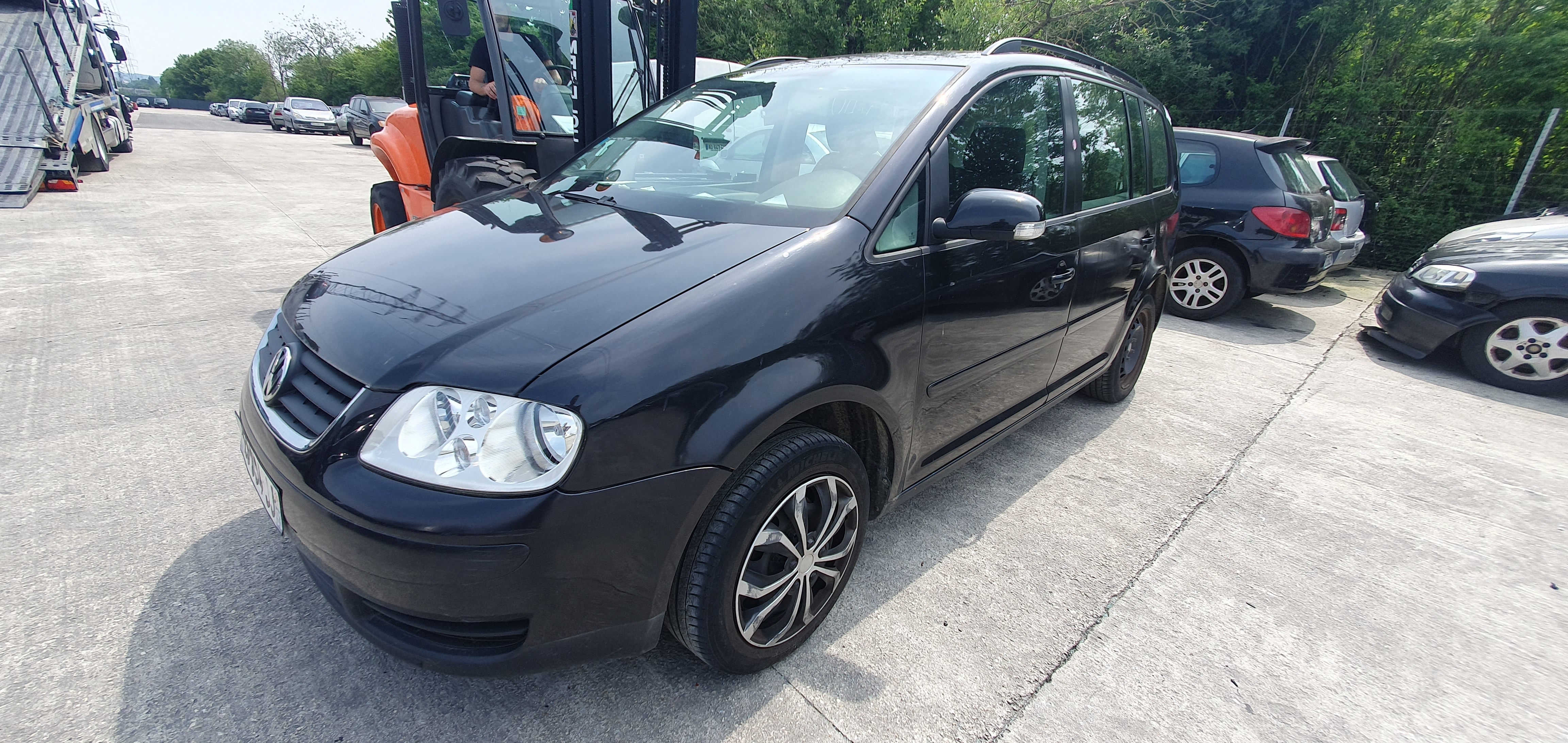 Calandre pour VOLKSWAGEN TOURAN 1 PHASE 1 Calandre pour VOLKSWAGEN TOURAN 1 PHASE 1