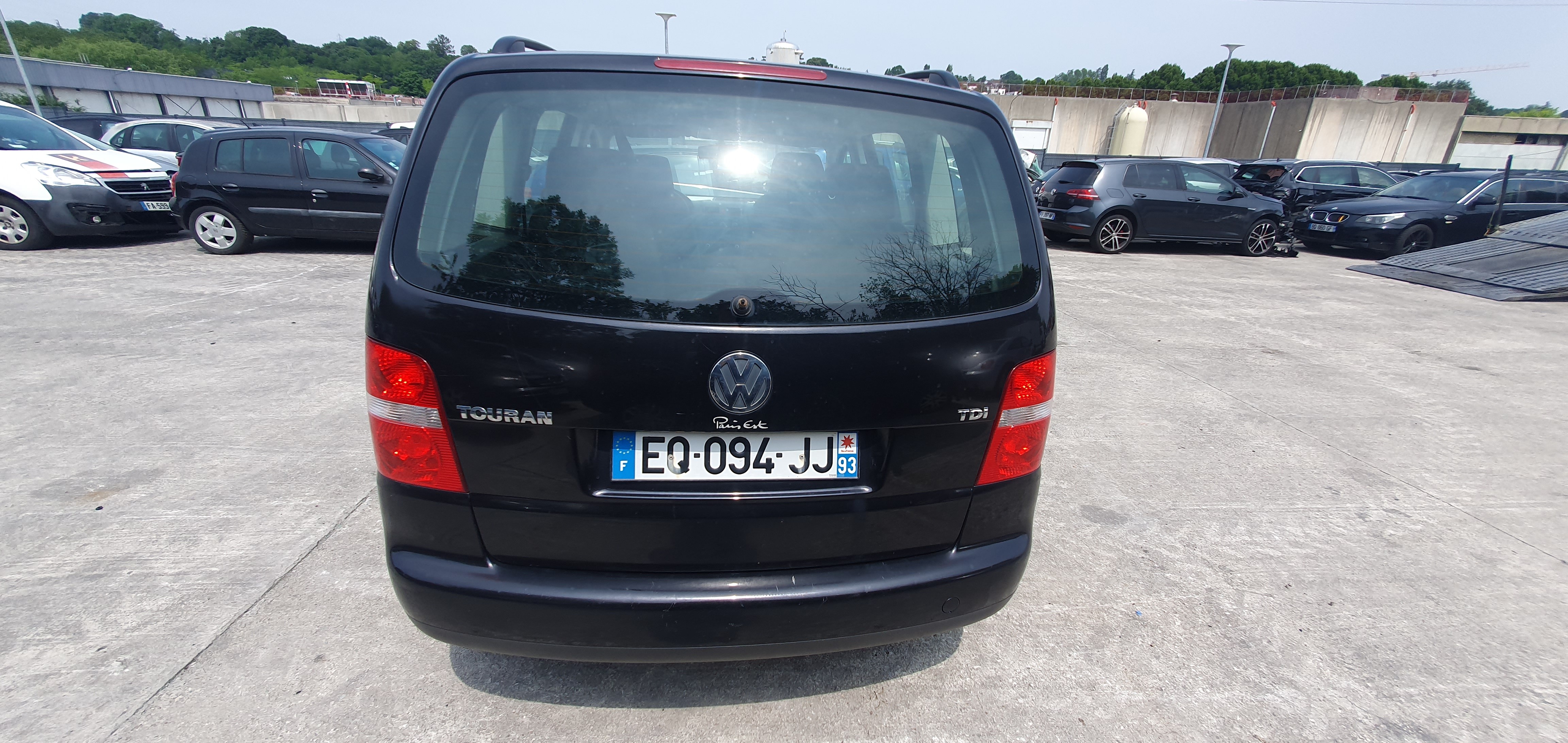 Calandre pour VOLKSWAGEN TOURAN 1 PHASE 1 Calandre pour VOLKSWAGEN TOURAN 1 PHASE 1