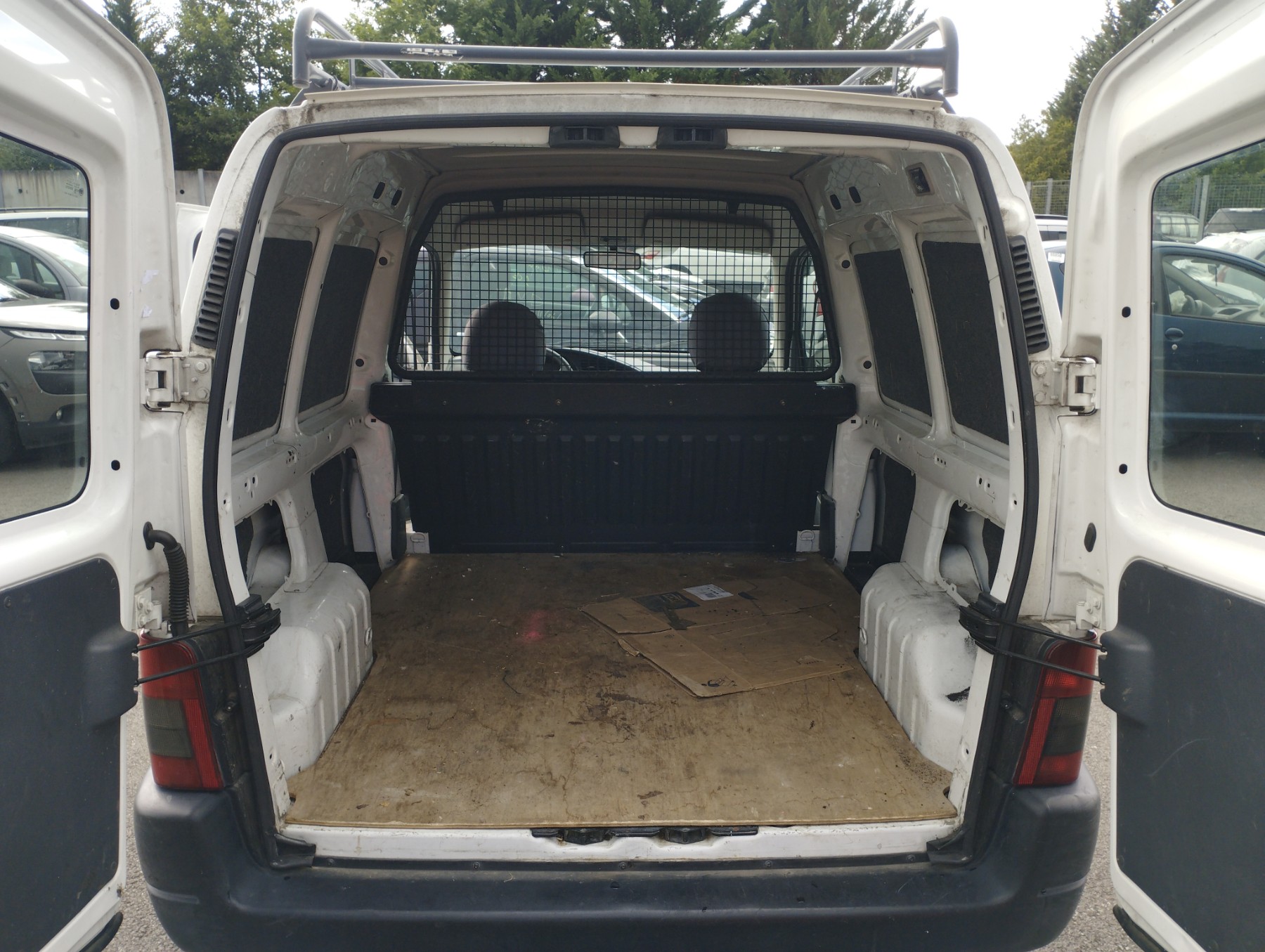 Pivot de moyeu avant gauche pour CITROEN BERLINGO 1 PHASE 1 Pivot de moyeu avant gauche pour CITROEN BERLINGO 1 PHASE 1
