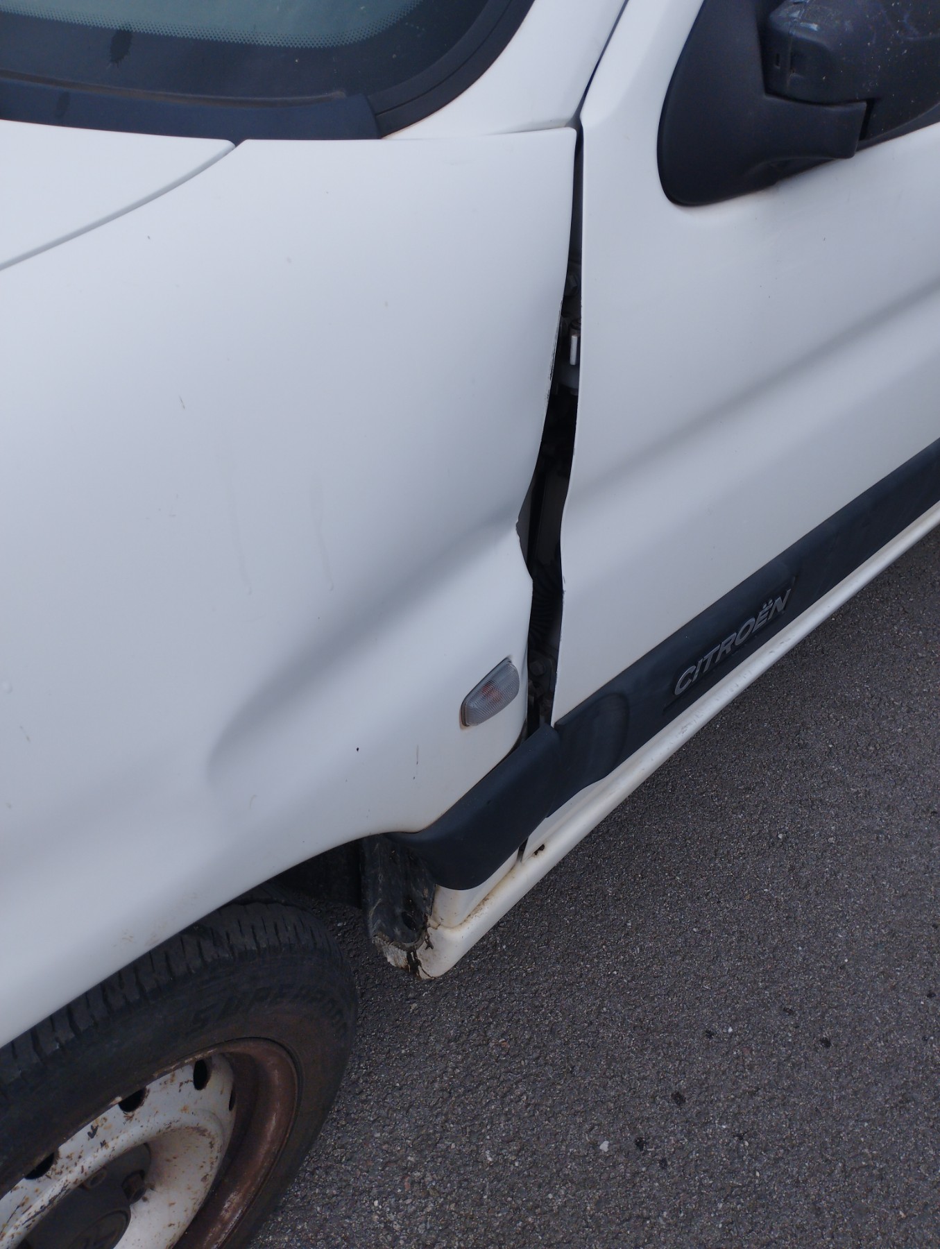 Pivot de moyeu avant gauche pour CITROEN BERLINGO 1 PHASE 1 Pivot de moyeu avant gauche pour CITROEN BERLINGO 1 PHASE 1
