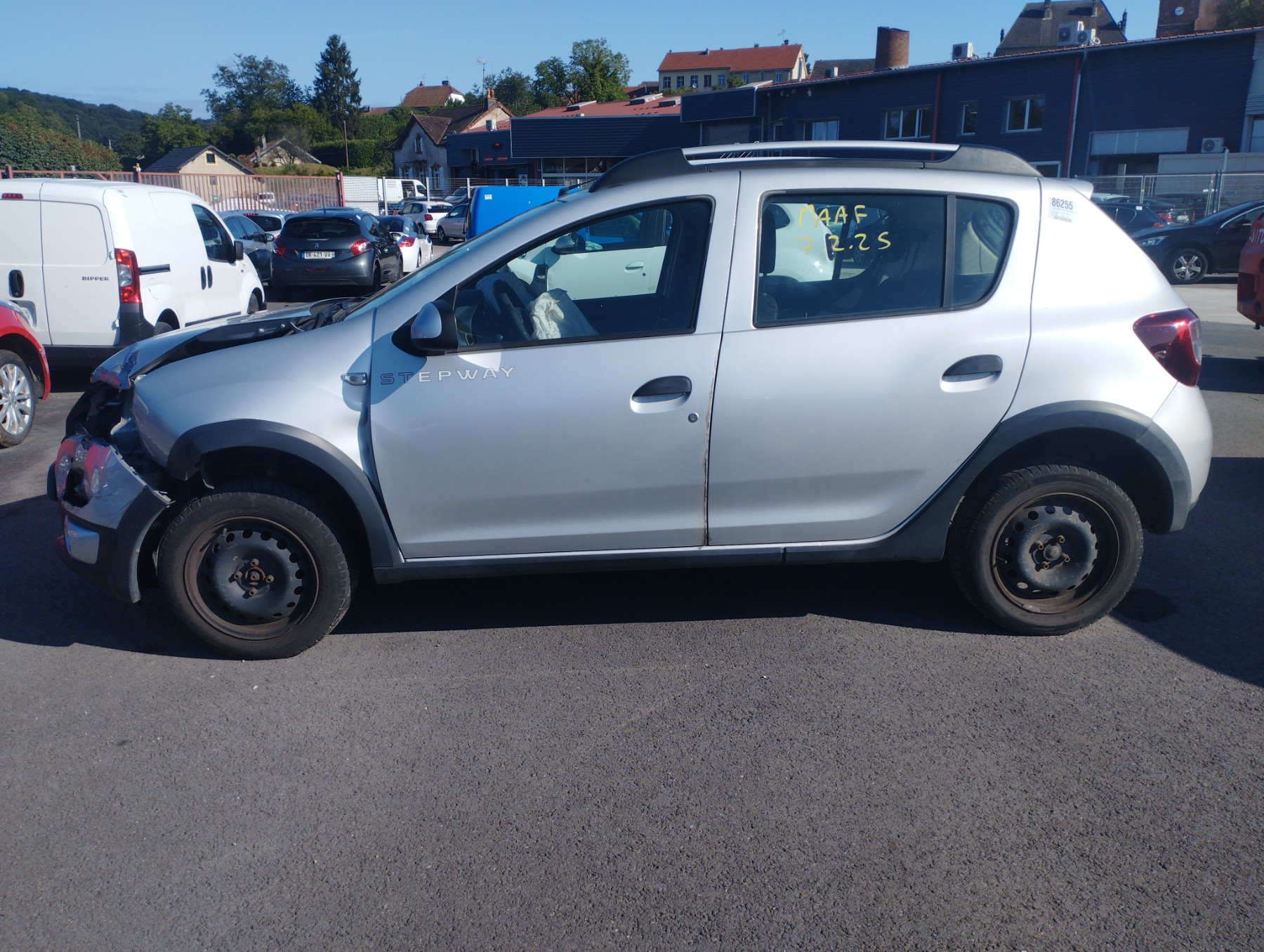Calandre pour DACIA SANDERO 2 PHASE 1 Calandre pour DACIA SANDERO 2 PHASE 1