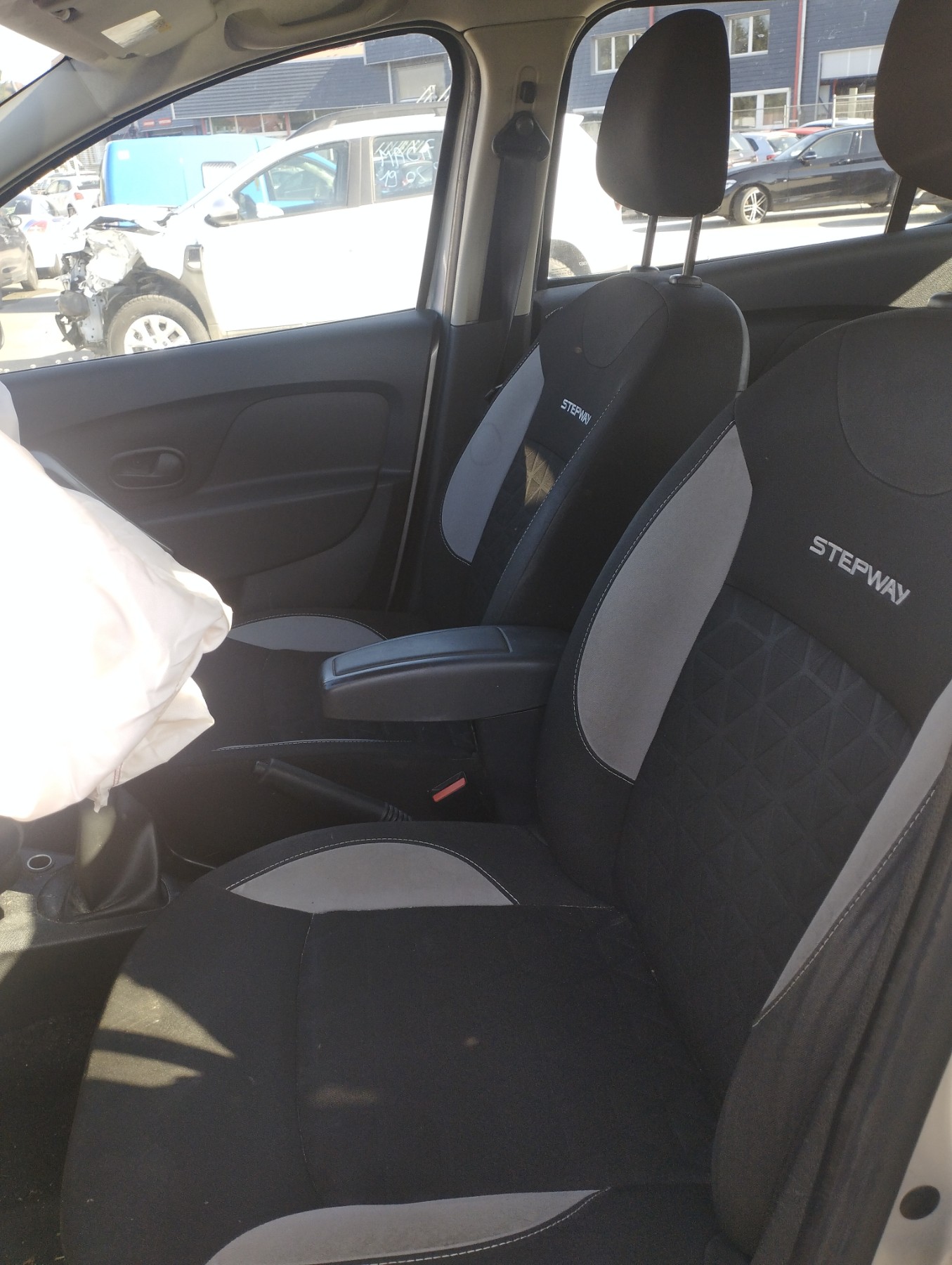 Calandre pour DACIA SANDERO 2 PHASE 1 Calandre pour DACIA SANDERO 2 PHASE 1
