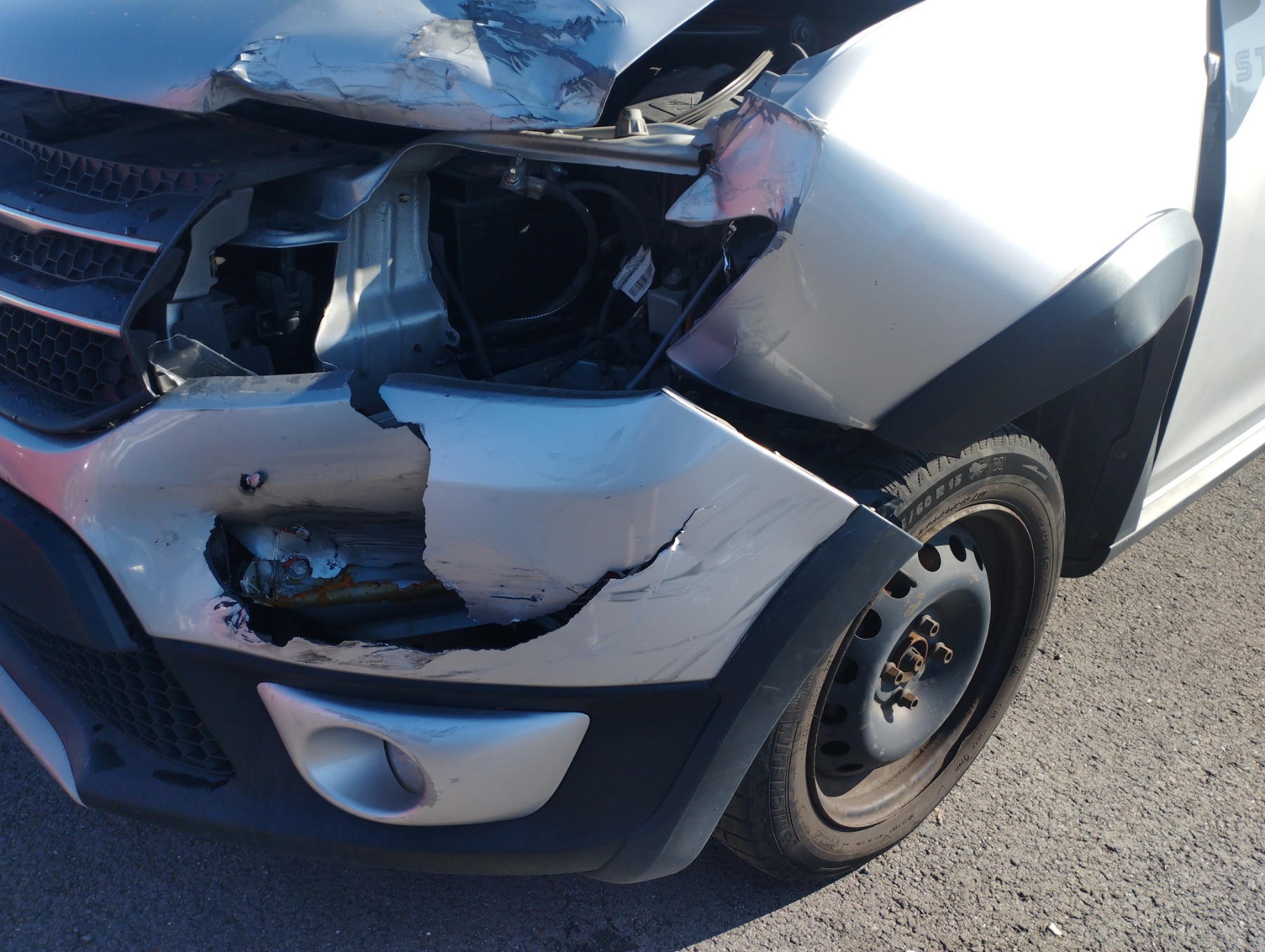 Calandre pour DACIA SANDERO 2 PHASE 1 Calandre pour DACIA SANDERO 2 PHASE 1