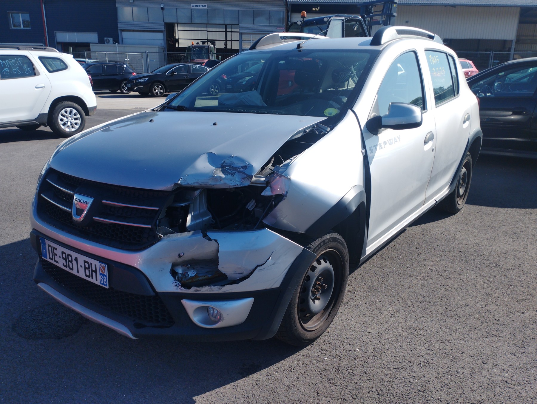Calandre pour DACIA SANDERO 2 PHASE 1 Calandre pour DACIA SANDERO 2 PHASE 1