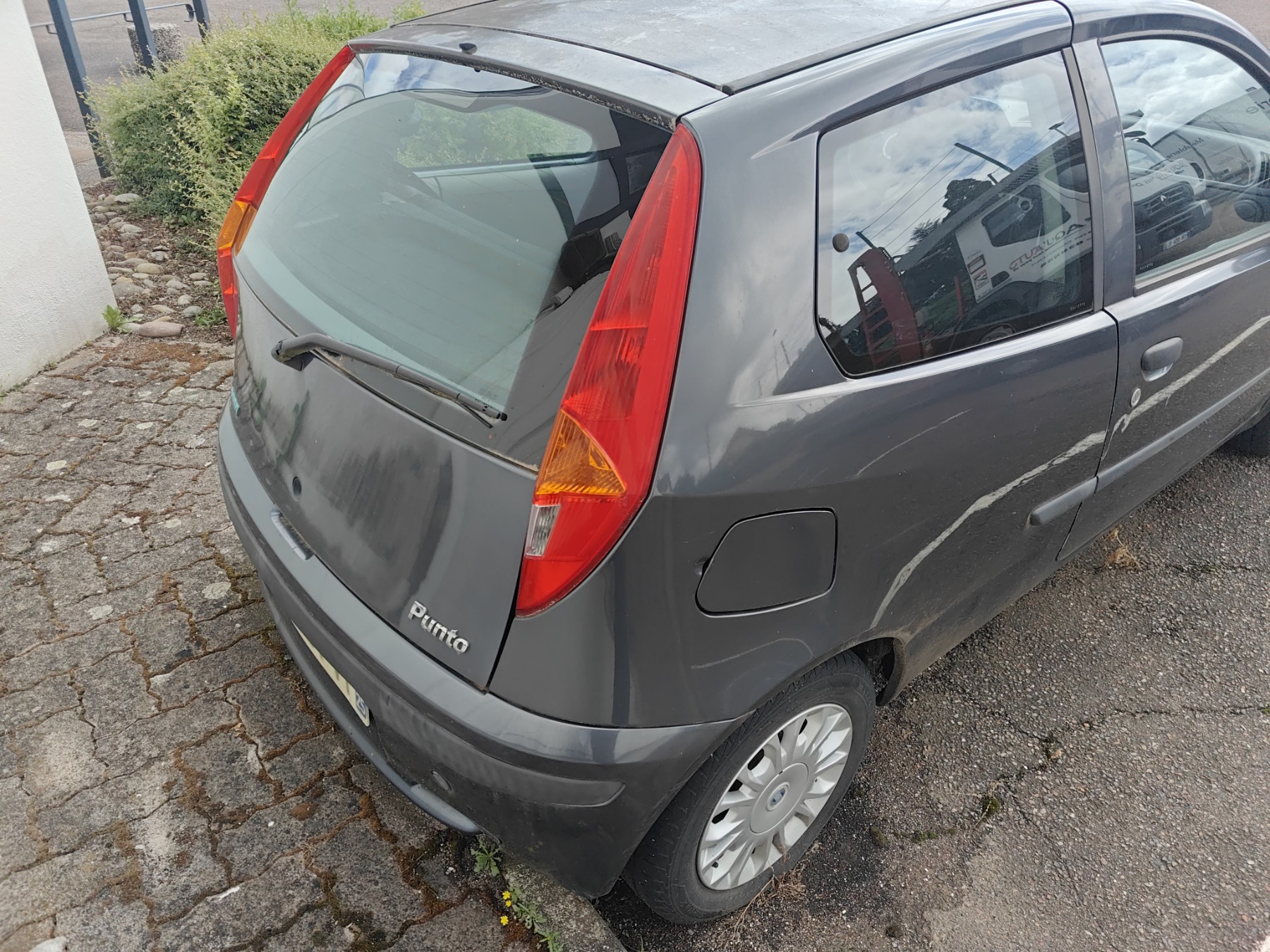 Optique avant principal droit (feux)(phare) pour FIAT PUNTO 2 PHASE 1 Optique avant principal droit (feux)(phare) pour FIAT PUNTO 2 PHASE 1