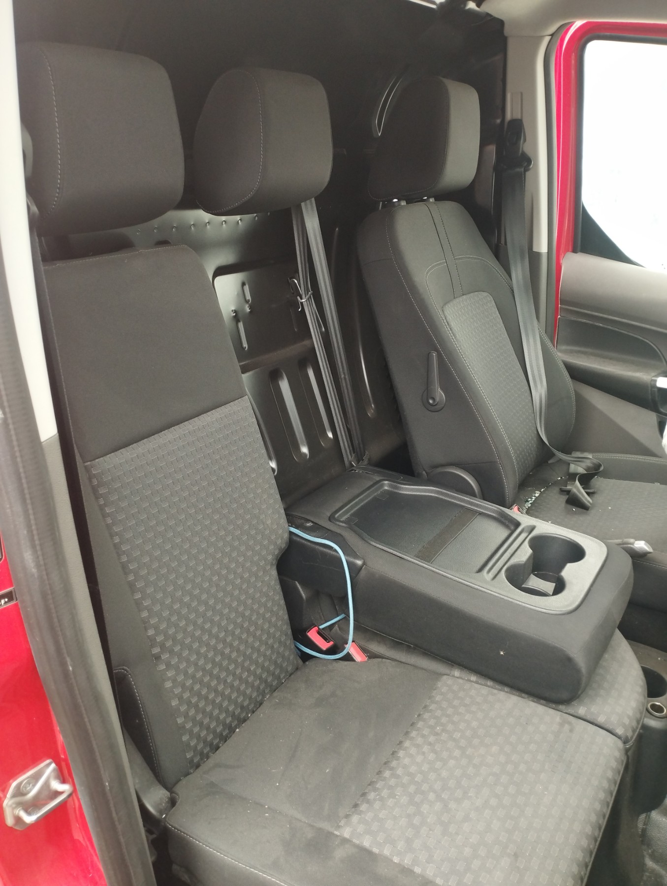 Vase d'expansion pour FORD TRANSIT CONNECT 2 PHASE 2 Vase d'expansion pour FORD TRANSIT CONNECT 2 PHASE 2