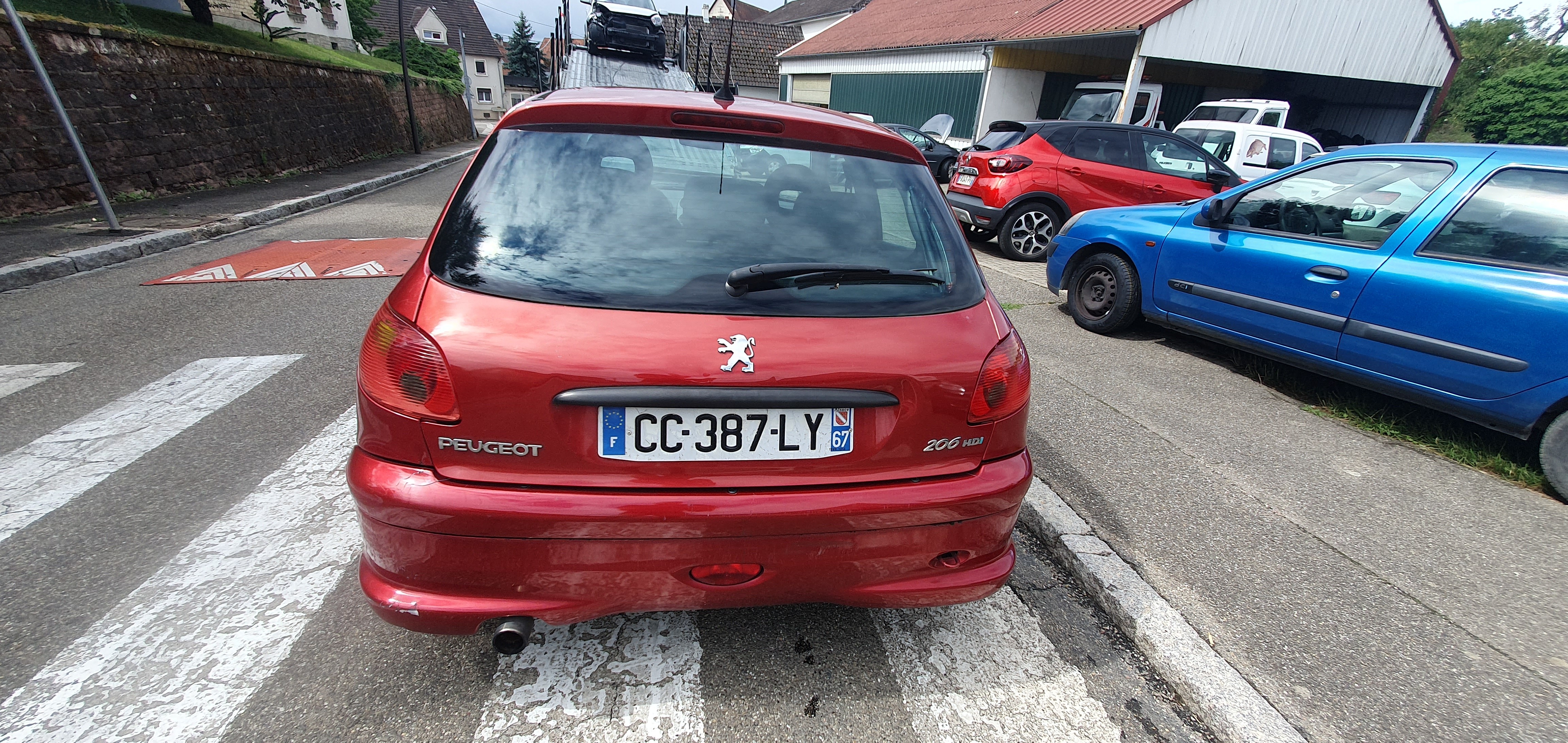Pare boue avant gauche pour PEUGEOT 206 PHASE 2 Pare boue avant gauche pour PEUGEOT 206 PHASE 2