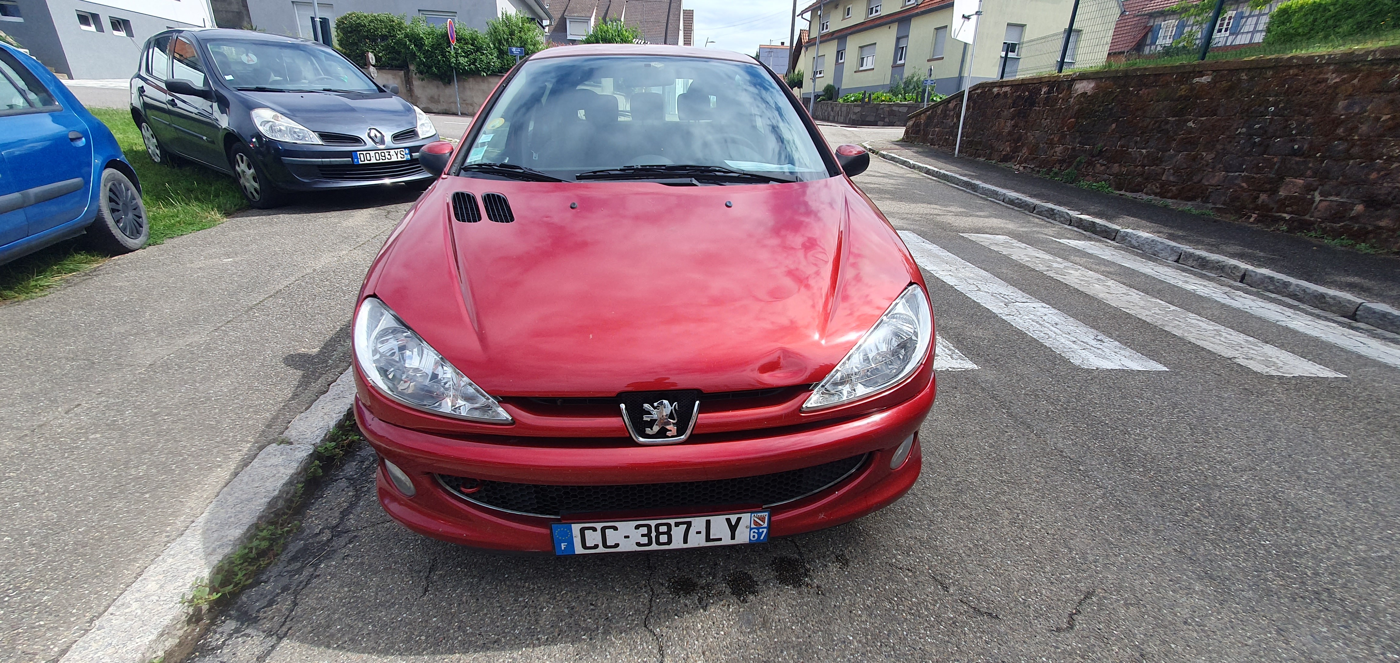 Pare boue avant gauche pour PEUGEOT 206 PHASE 2 Pare boue avant gauche pour PEUGEOT 206 PHASE 2