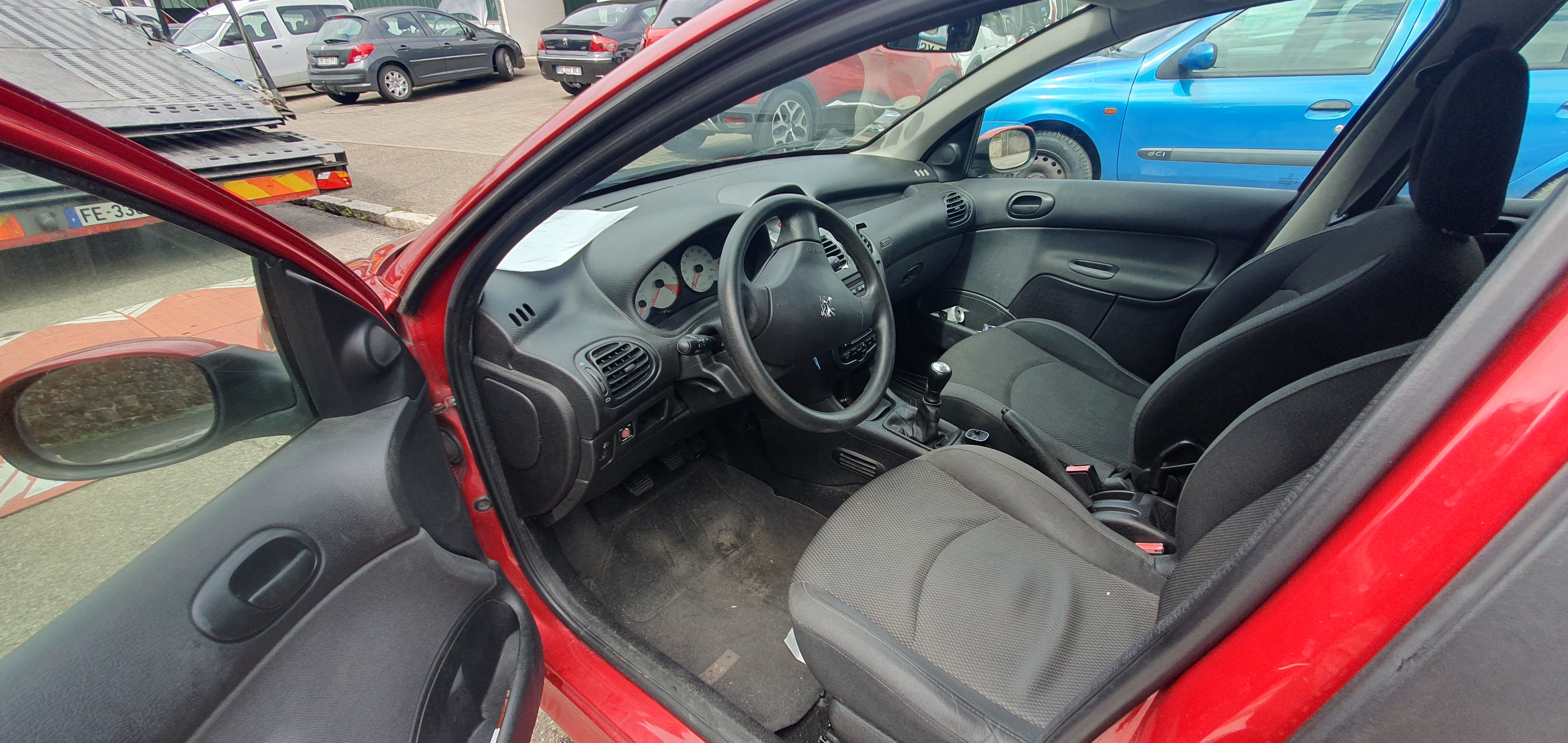 Pare boue avant gauche pour PEUGEOT 206 PHASE 2 Pare boue avant gauche pour PEUGEOT 206 PHASE 2