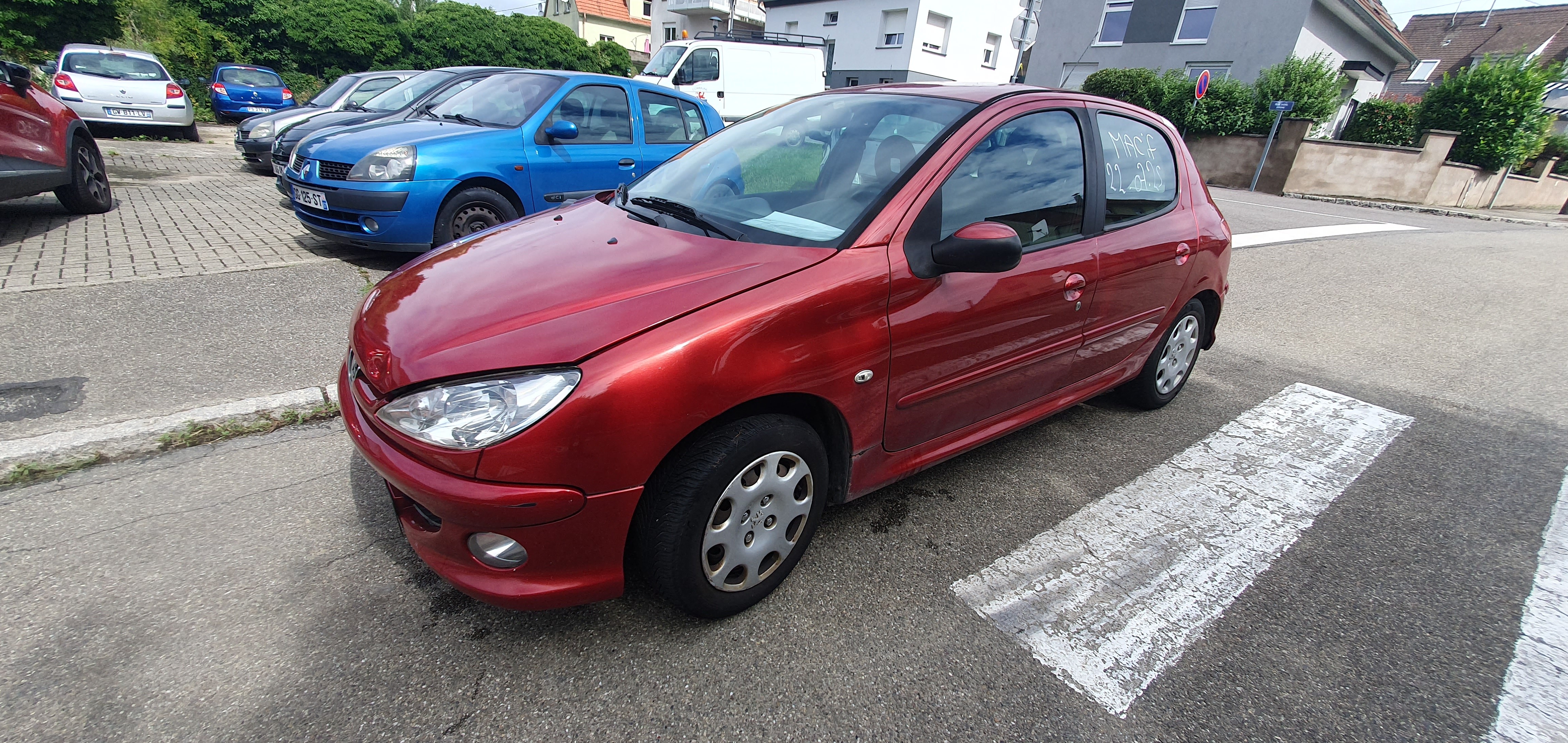Pare boue avant gauche pour PEUGEOT 206 PHASE 2 Pare boue avant gauche pour PEUGEOT 206 PHASE 2