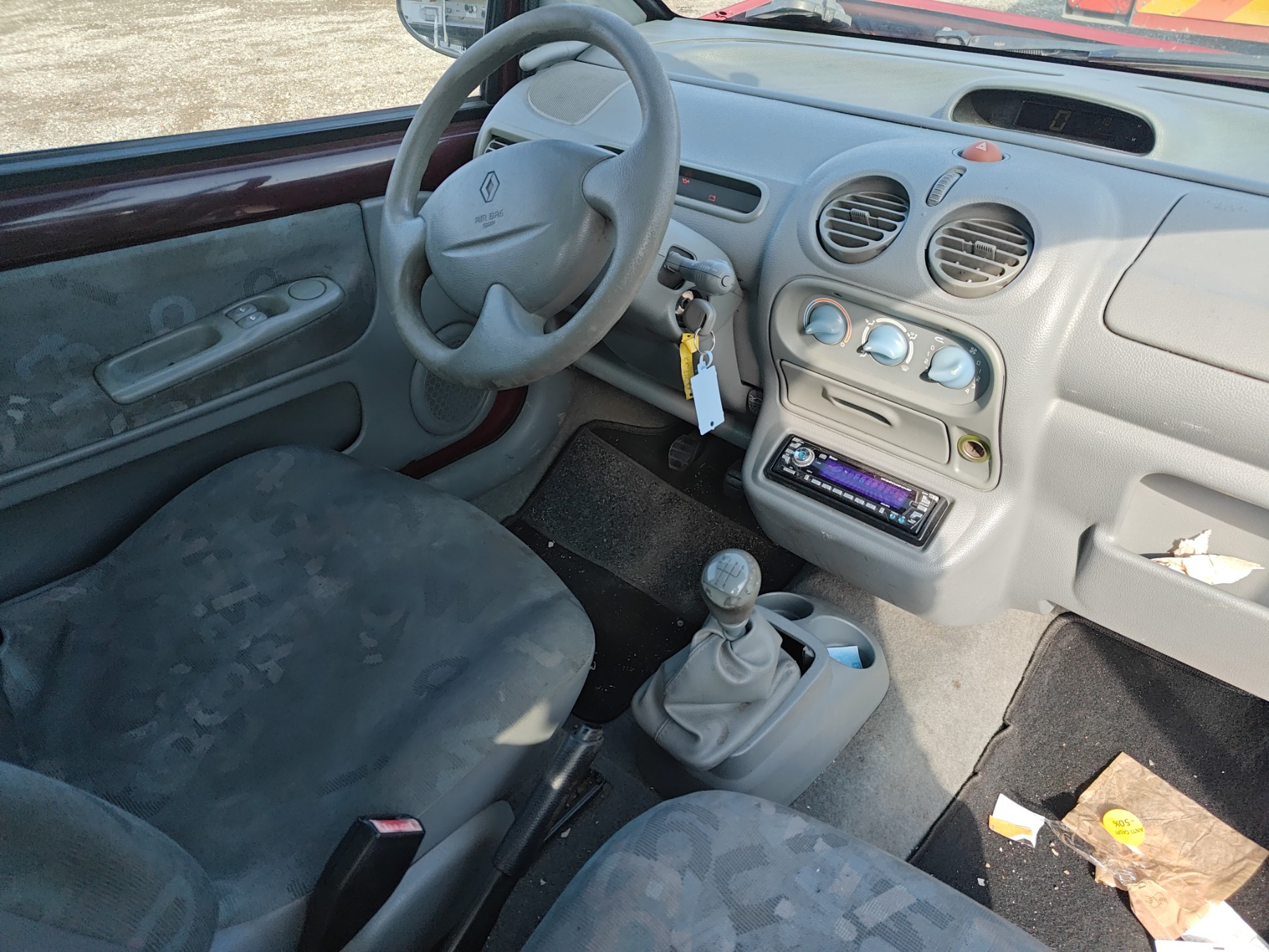 Feu arriere principal droit (feux) pour RENAULT TWINGO 1 PHASE 3 Feu arriere principal droit (feux) pour RENAULT TWINGO 1 PHASE 3