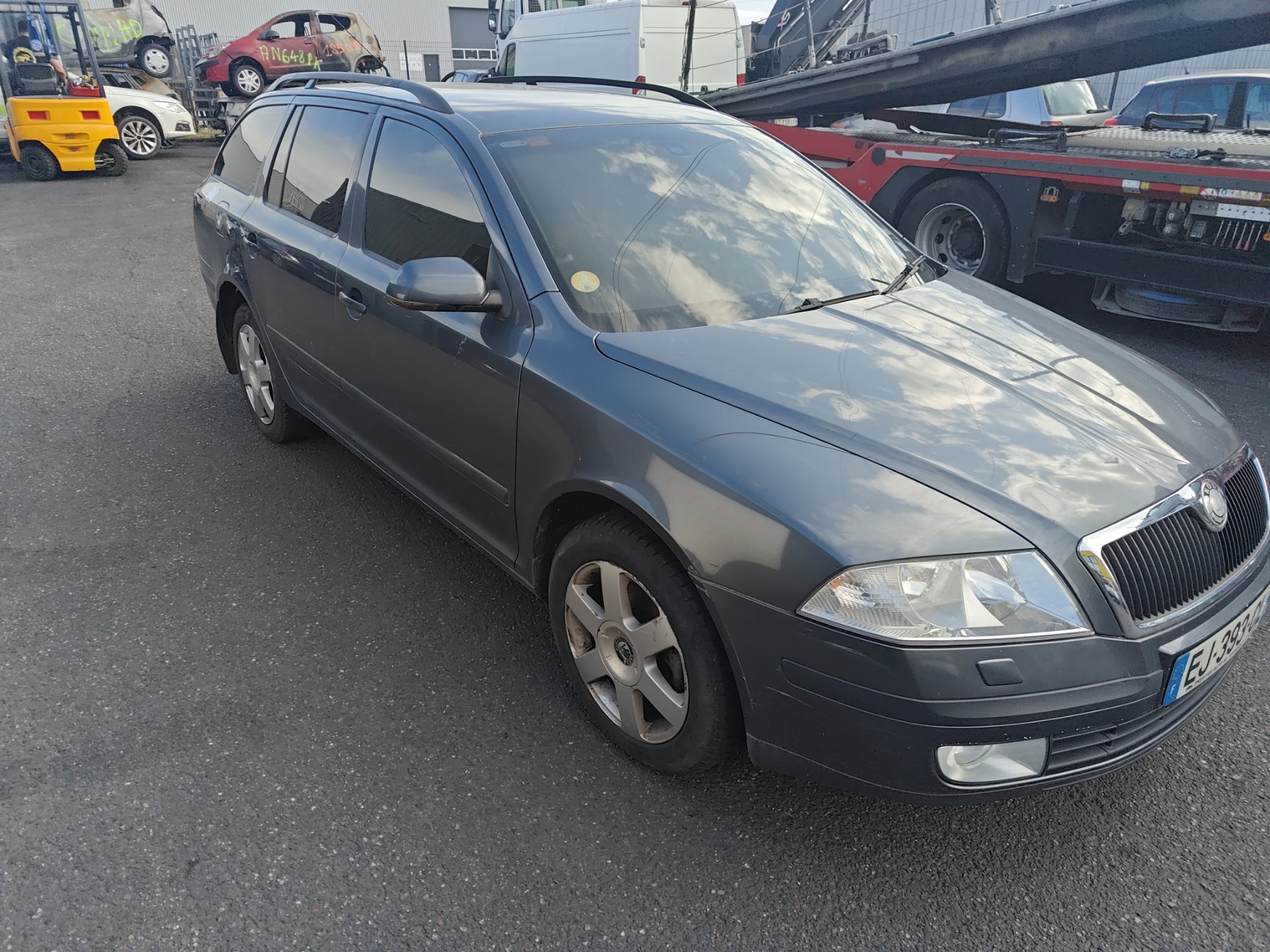 Pare choc avant pour SKODA OCTAVIA 2 PHASE 1 BREAK Pare choc avant pour SKODA OCTAVIA 2 PHASE 1 BREAK