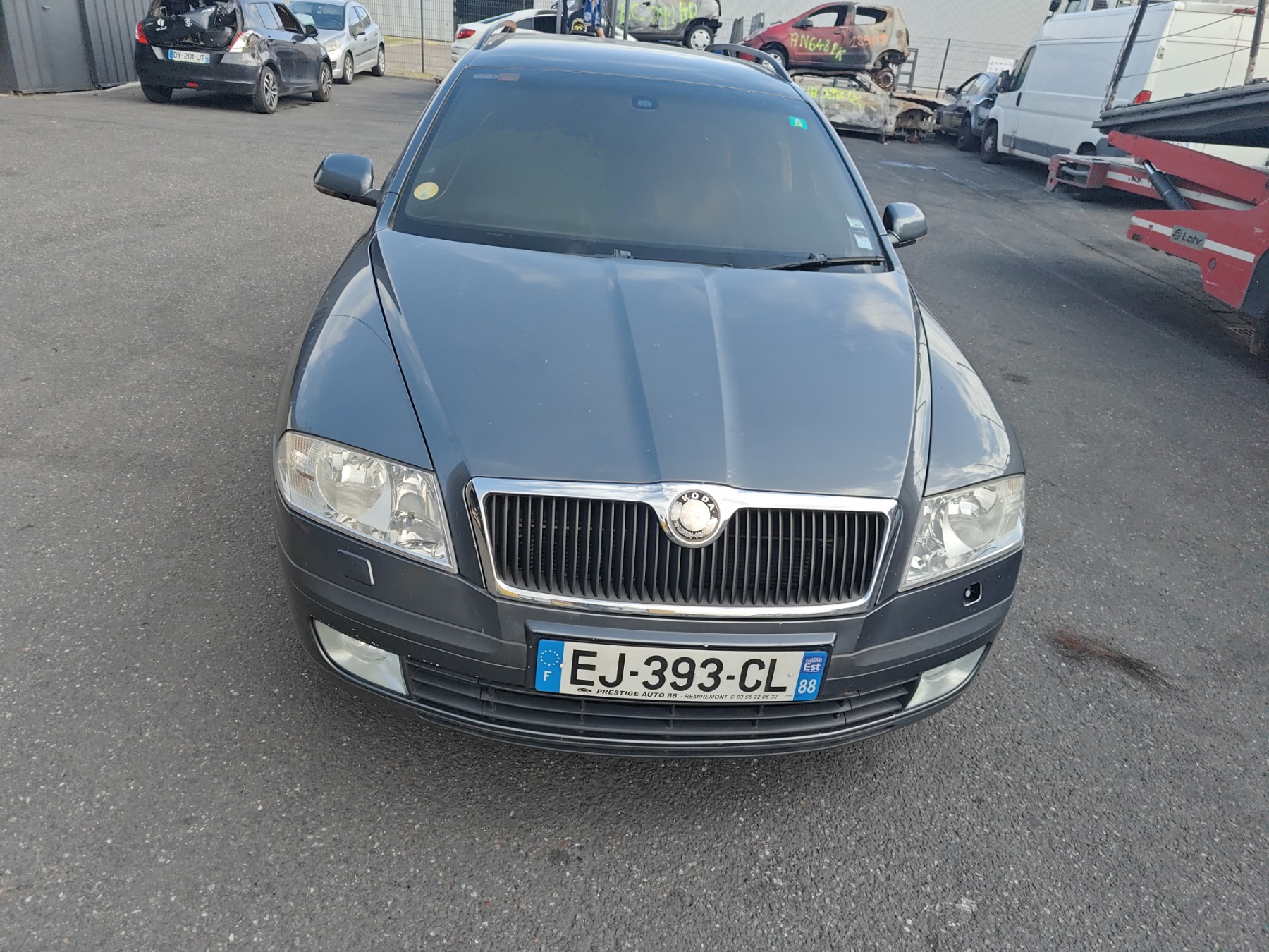 Pare choc avant pour SKODA OCTAVIA 2 PHASE 1 BREAK Pare choc avant pour SKODA OCTAVIA 2 PHASE 1 BREAK