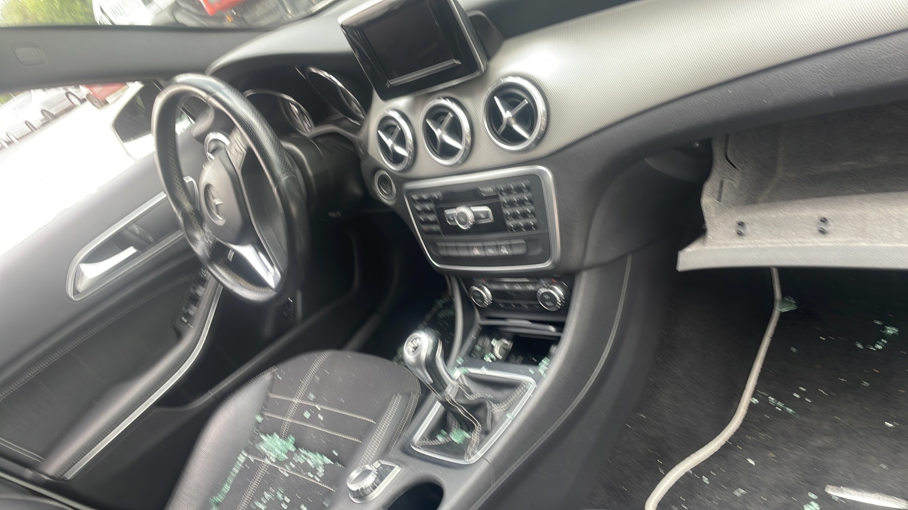 Cardan gauche (transmission) pour MERCEDES CLASSE GLA 156 PHASE 1 Cardan gauche (transmission) pour MERCEDES CLASSE GLA 156 PHASE 1