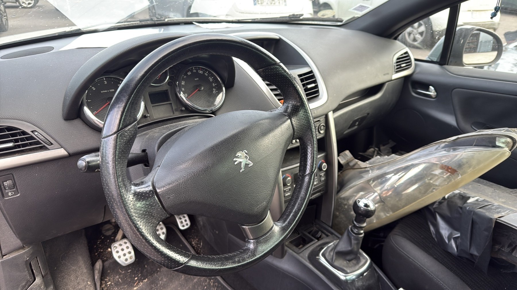 Feu arriere principal gauche (feux) pour PEUGEOT 207 PHASE 2 CABRIOLET Feu arriere principal gauche (feux) pour PEUGEOT 207 PHASE 2 CABRIOLET