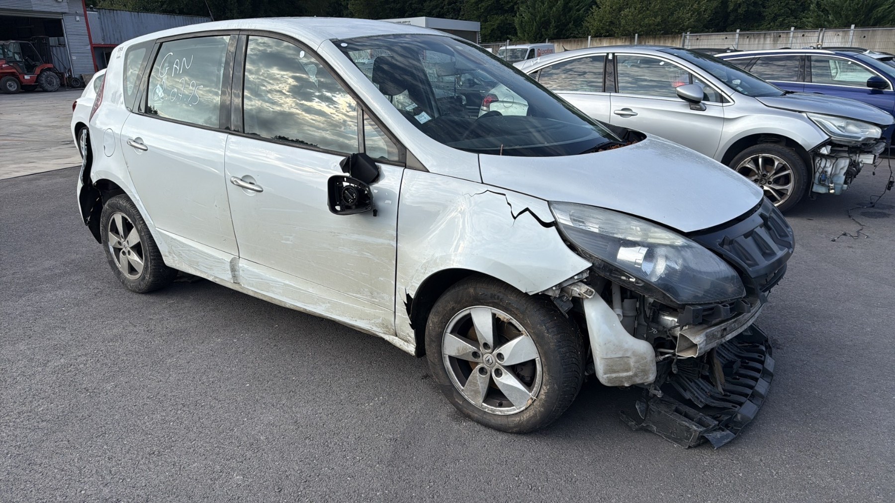 Aile avant gauche pour RENAULT SCENIC 3 PHASE 1 Aile avant gauche pour RENAULT SCENIC 3 PHASE 1