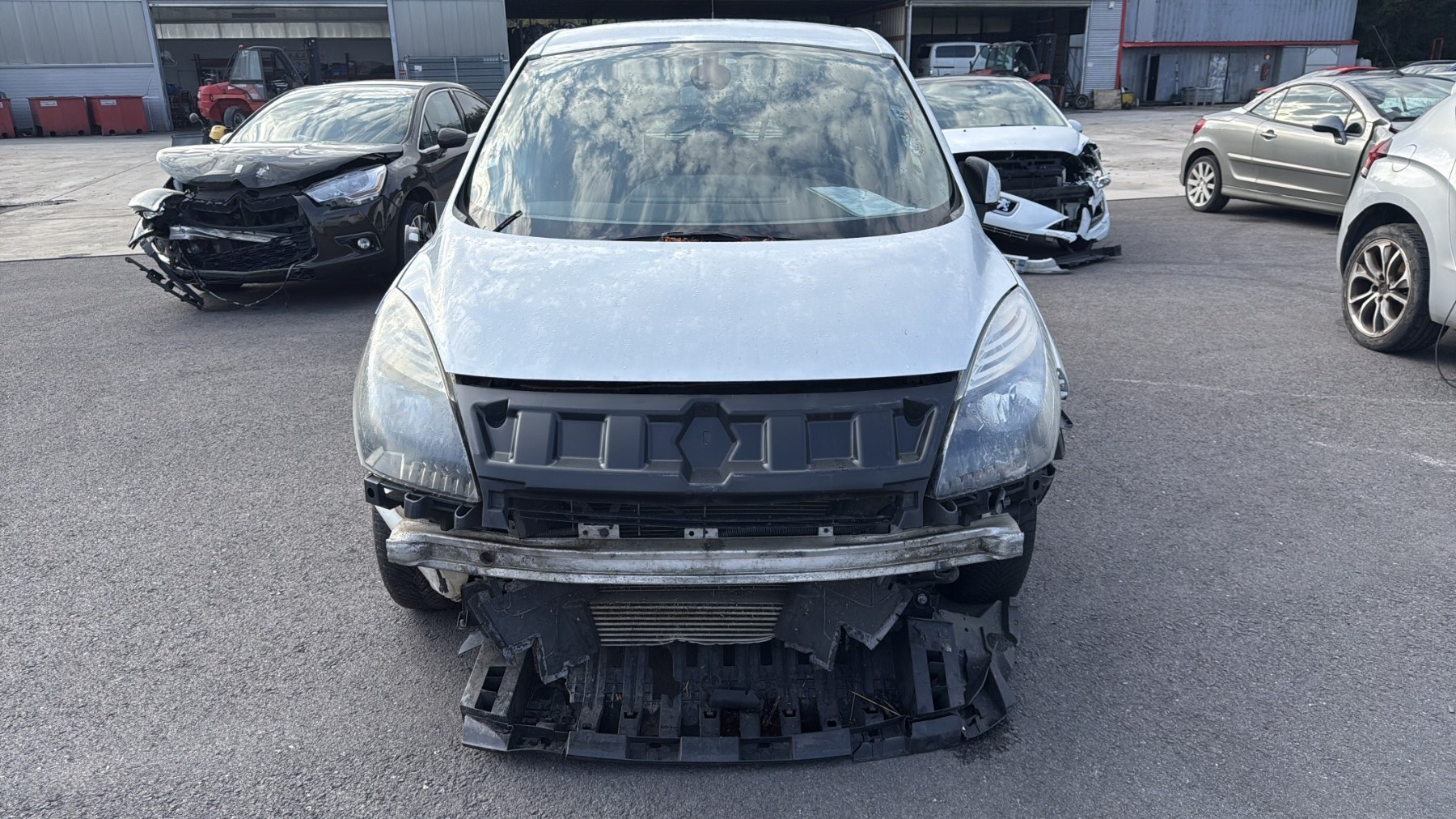 Aile avant gauche pour RENAULT SCENIC 3 PHASE 1 Aile avant gauche pour RENAULT SCENIC 3 PHASE 1