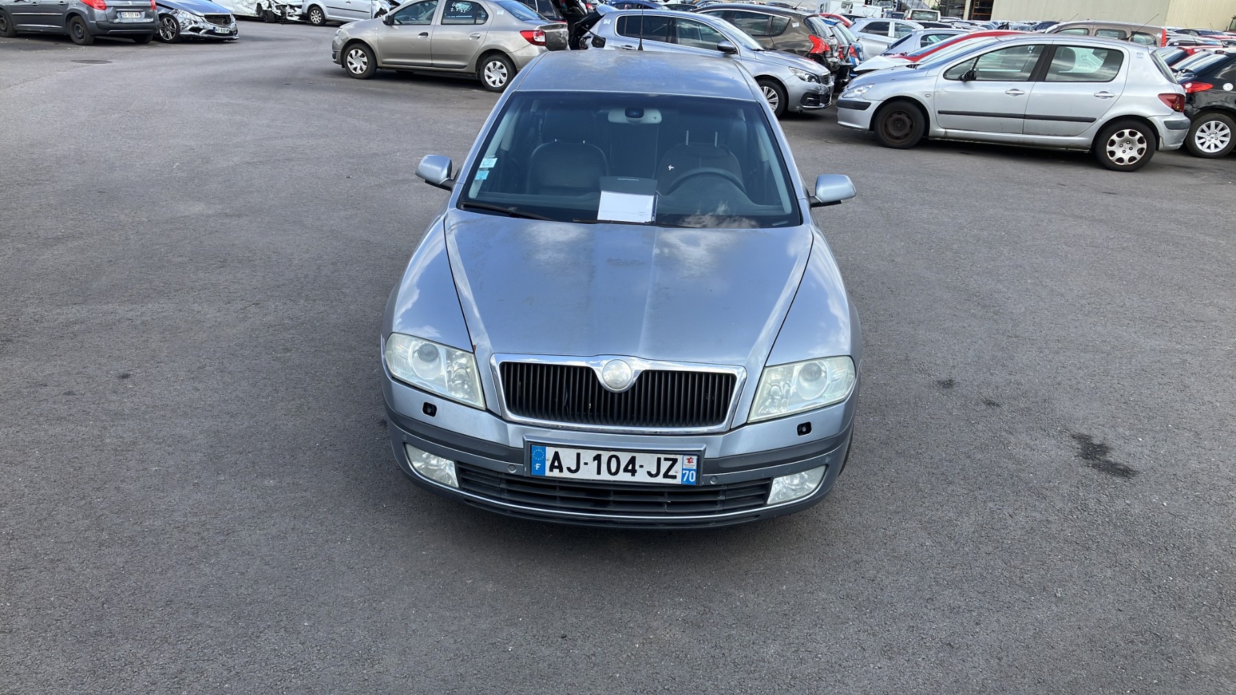 Optique avant principal gauche (feux)(phare) pour SKODA OCTAVIA 2 PHASE 1 Optique avant principal gauche (feux)(phare) pour SKODA OCTAVIA 2 PHASE 1