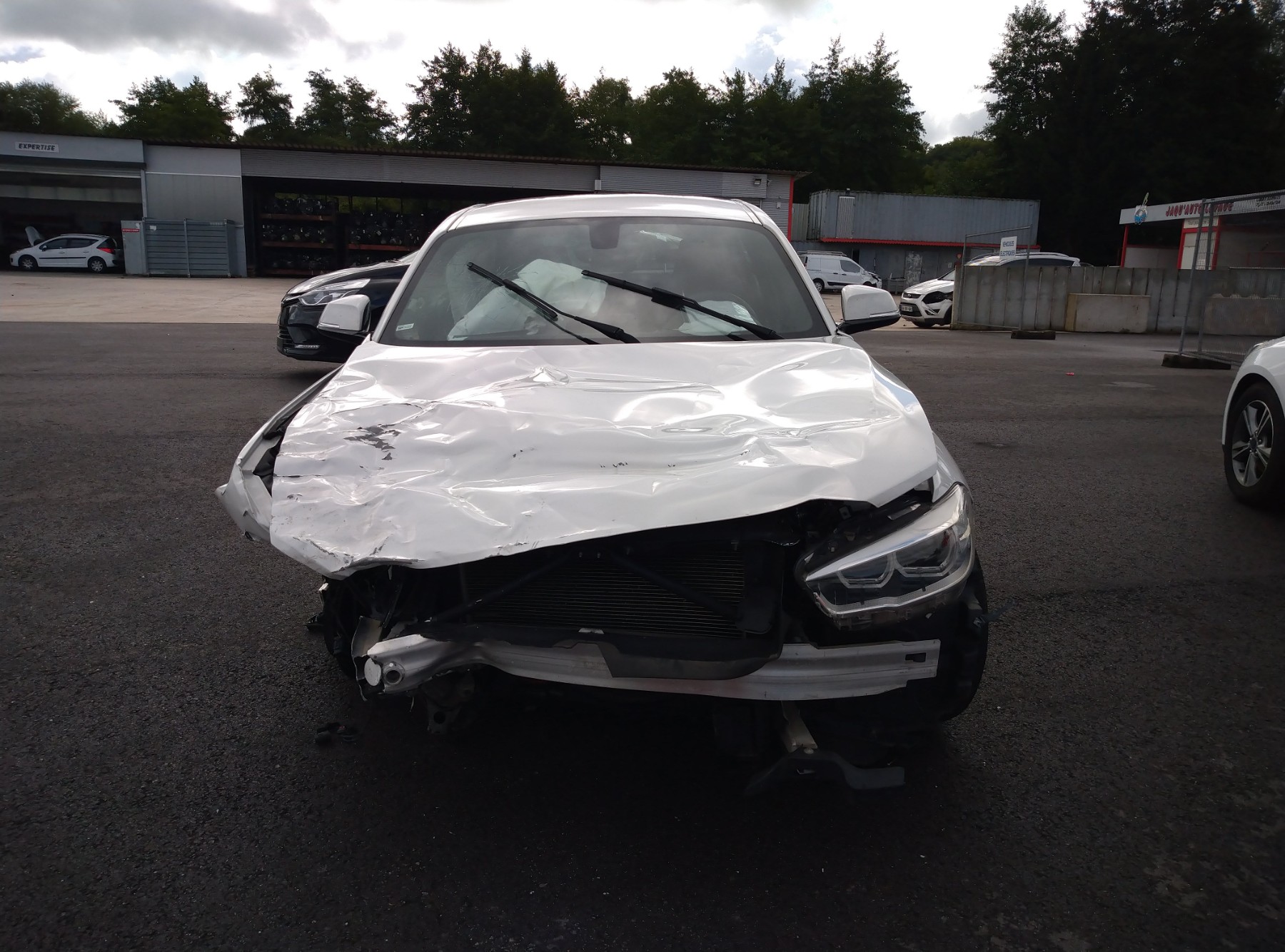 Bouton de coffre pour BMW SERIE 1 F20 PHASE 2 Bouton de coffre pour BMW SERIE 1 F20 PHASE 2