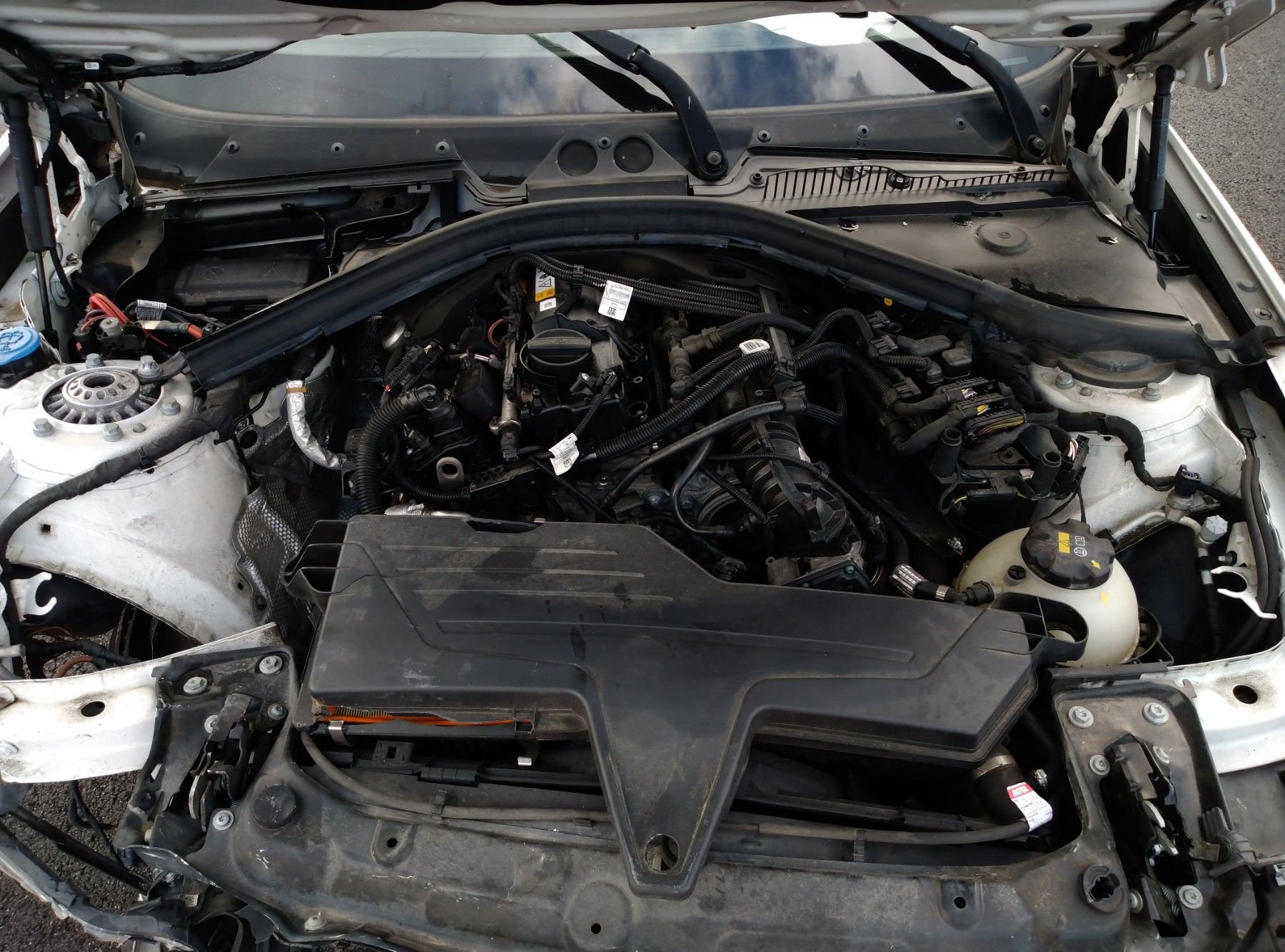 Bouton de coffre pour BMW SERIE 1 F20 PHASE 2 Bouton de coffre pour BMW SERIE 1 F20 PHASE 2