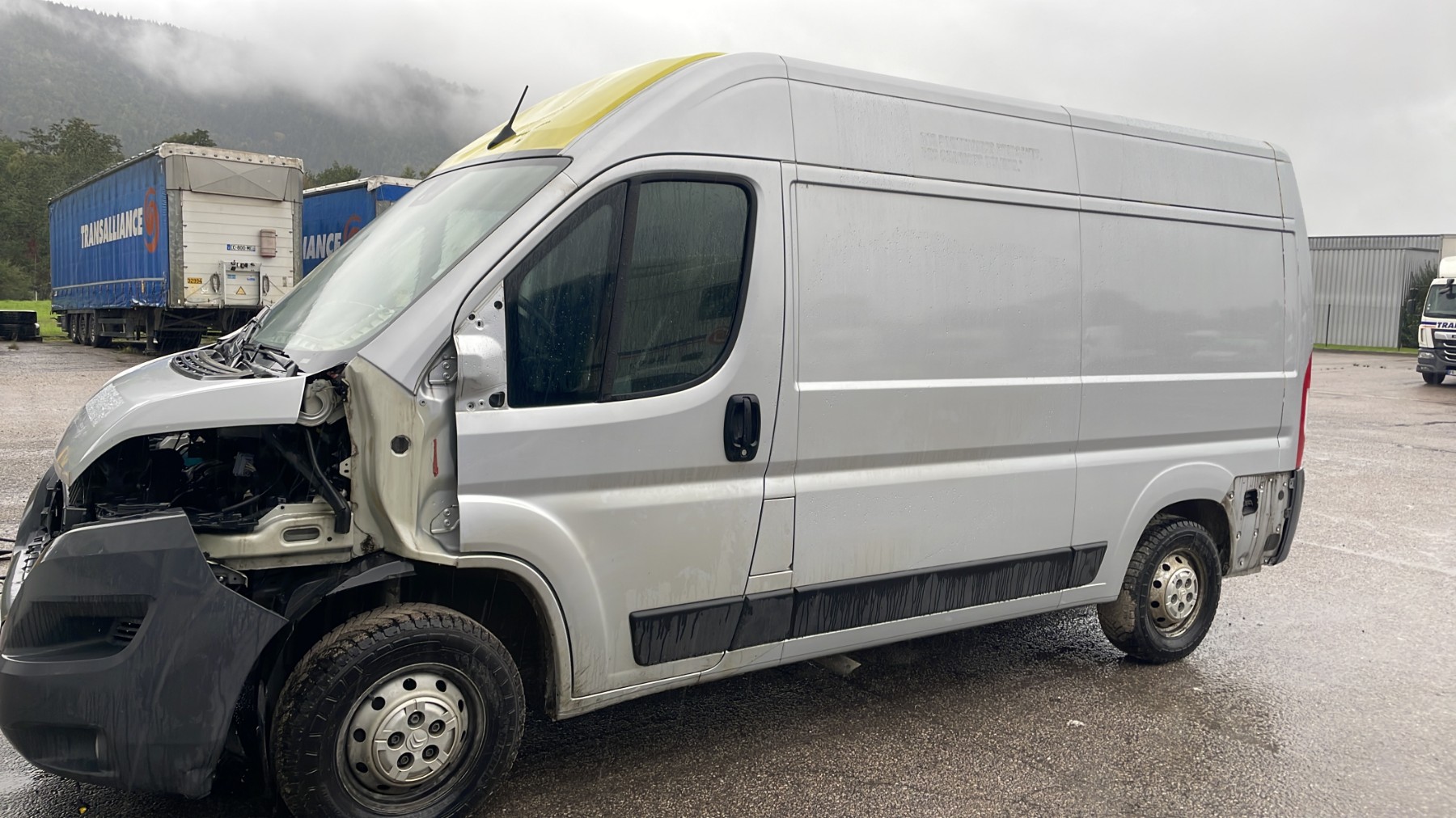 Crosse arriere gauche pour CITROEN JUMPER 3 PHASE 2 Crosse arriere gauche pour CITROEN JUMPER 3 PHASE 2