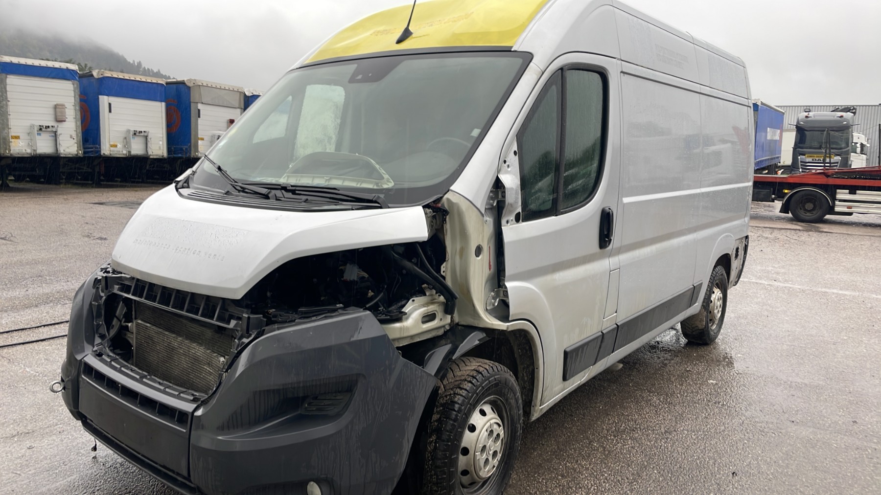 Crosse arriere gauche pour CITROEN JUMPER 3 PHASE 2 Crosse arriere gauche pour CITROEN JUMPER 3 PHASE 2