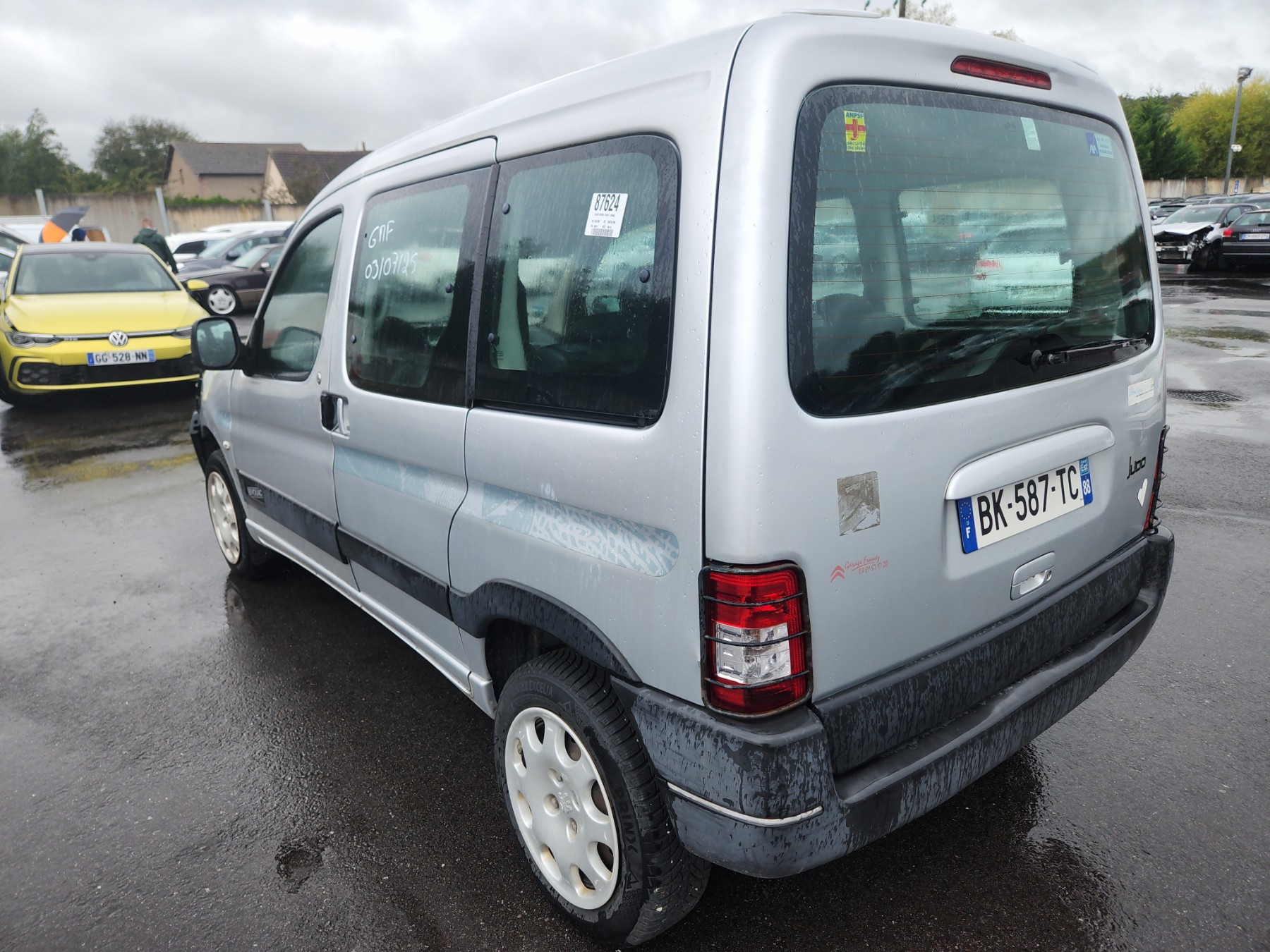 Extension d'aile arriere gauche pour PEUGEOT PARTNER 1 PHASE 2 Extension d'aile arriere gauche pour PEUGEOT PARTNER 1 PHASE 2